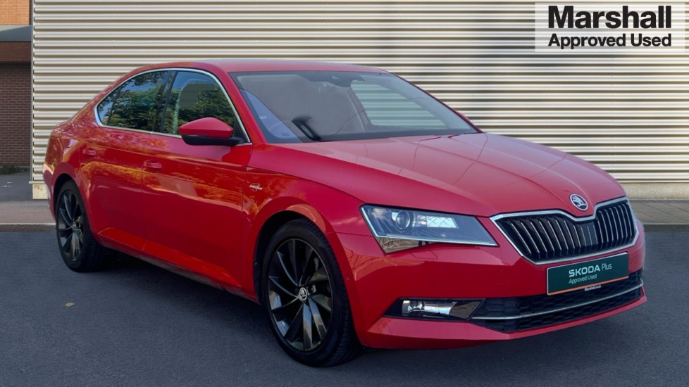 Main listing image - Skoda Superb