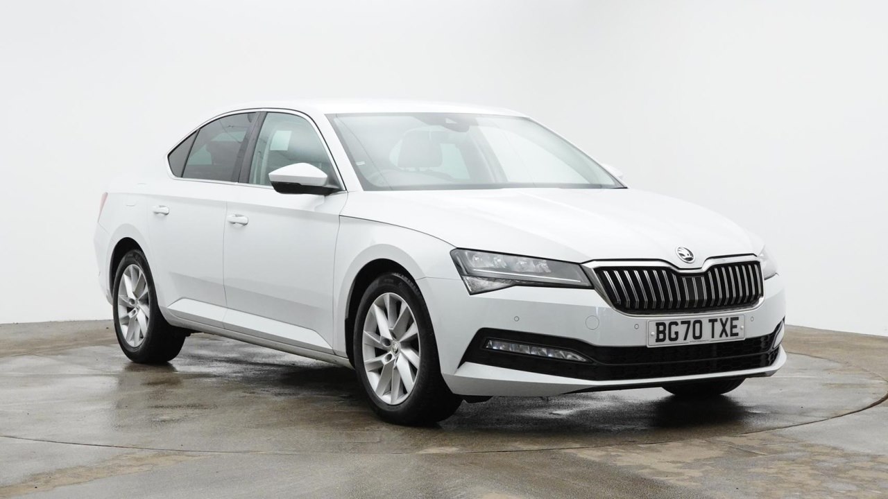 Main listing image - Skoda Superb