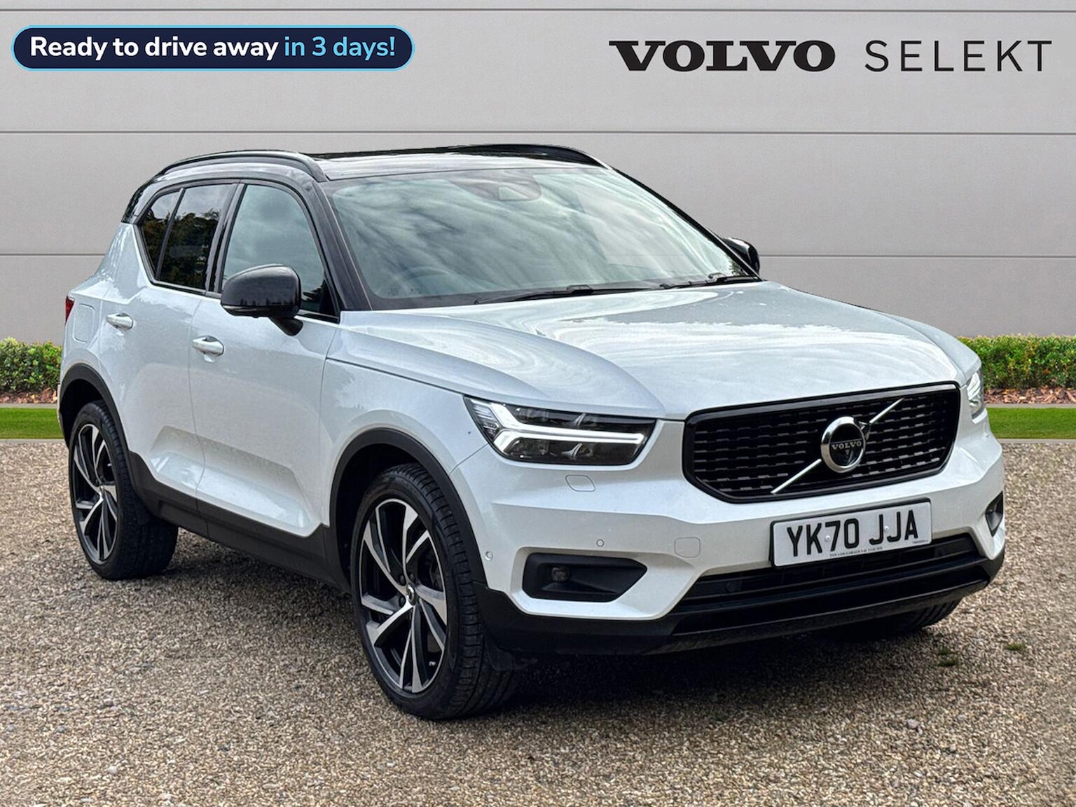 Main listing image - Volvo XC40