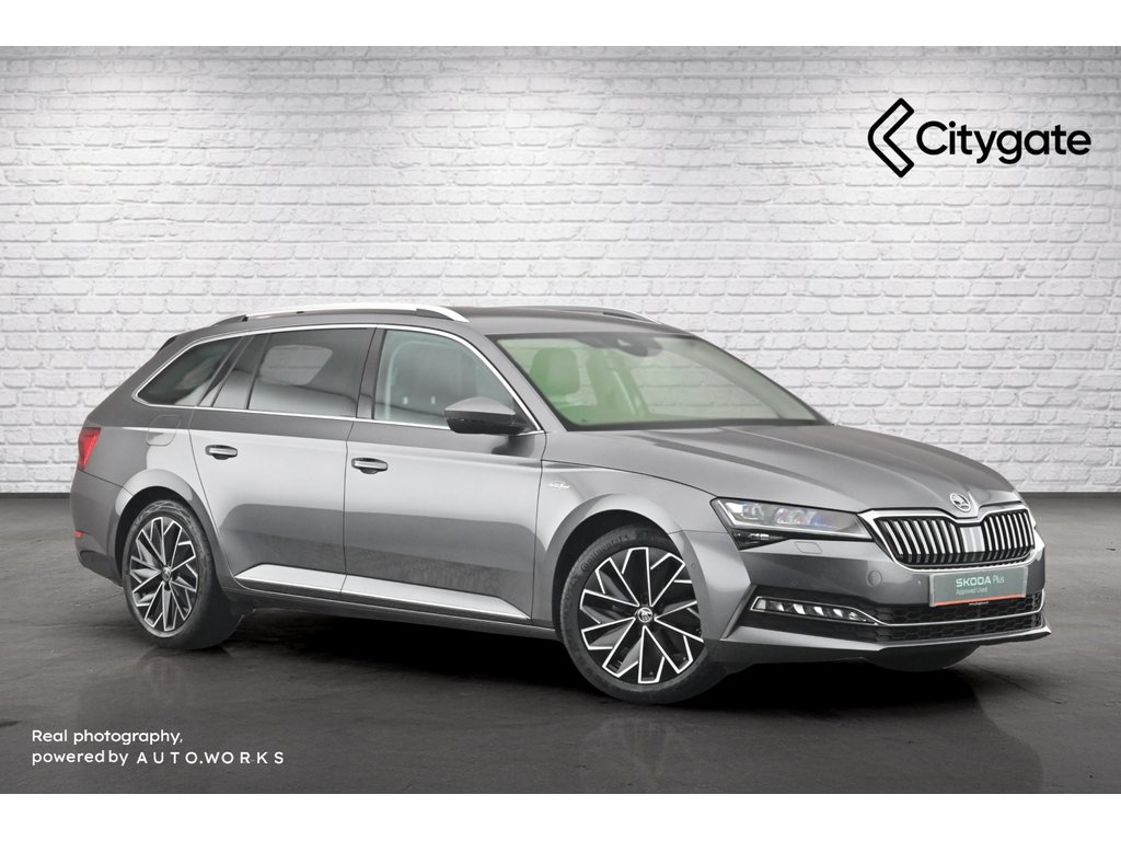 Main listing image - Skoda Superb
