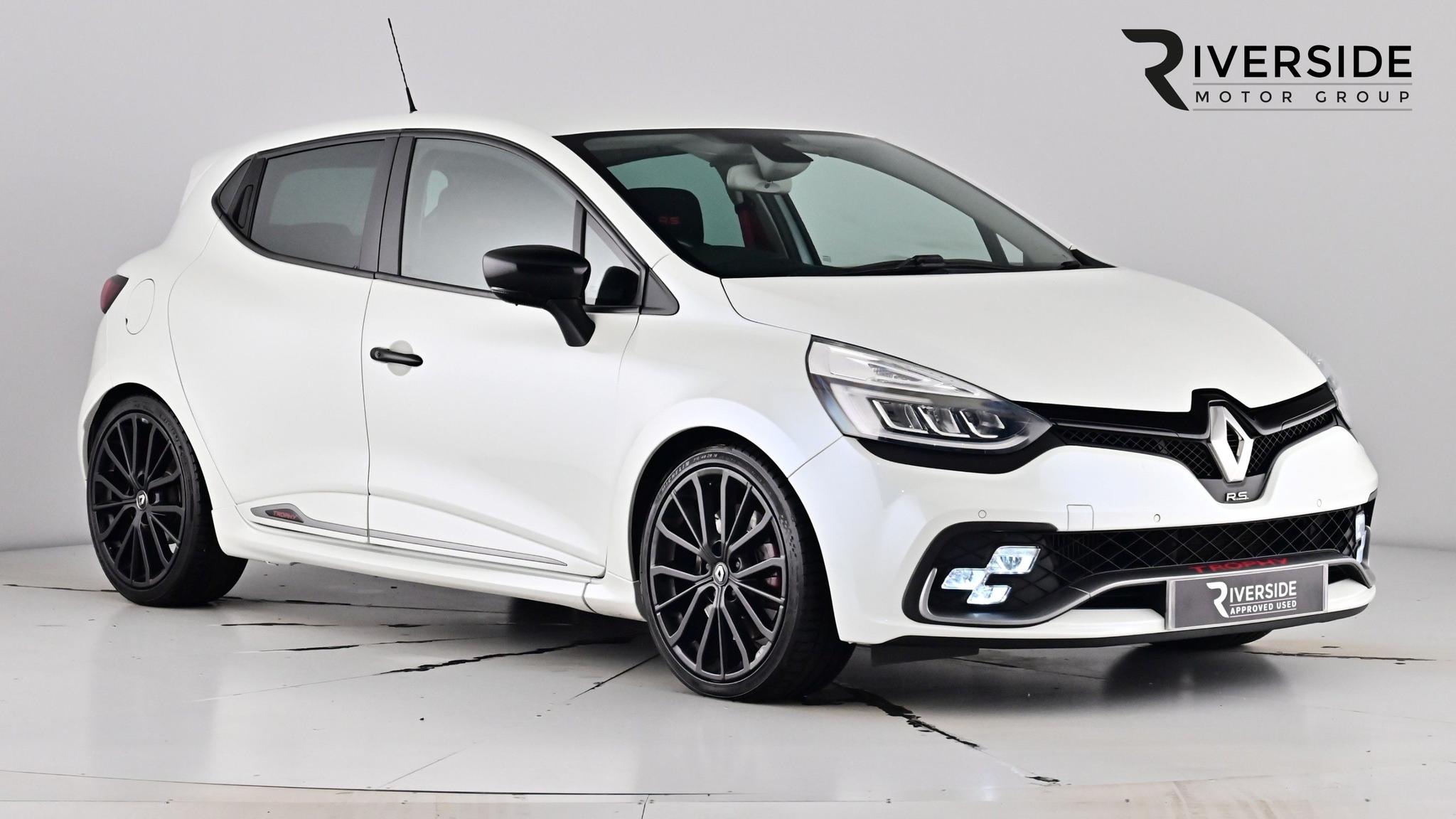 Main listing image - Renault Clio