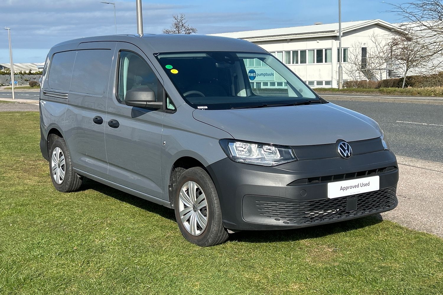 Main listing image - Volkswagen Caddy Maxi