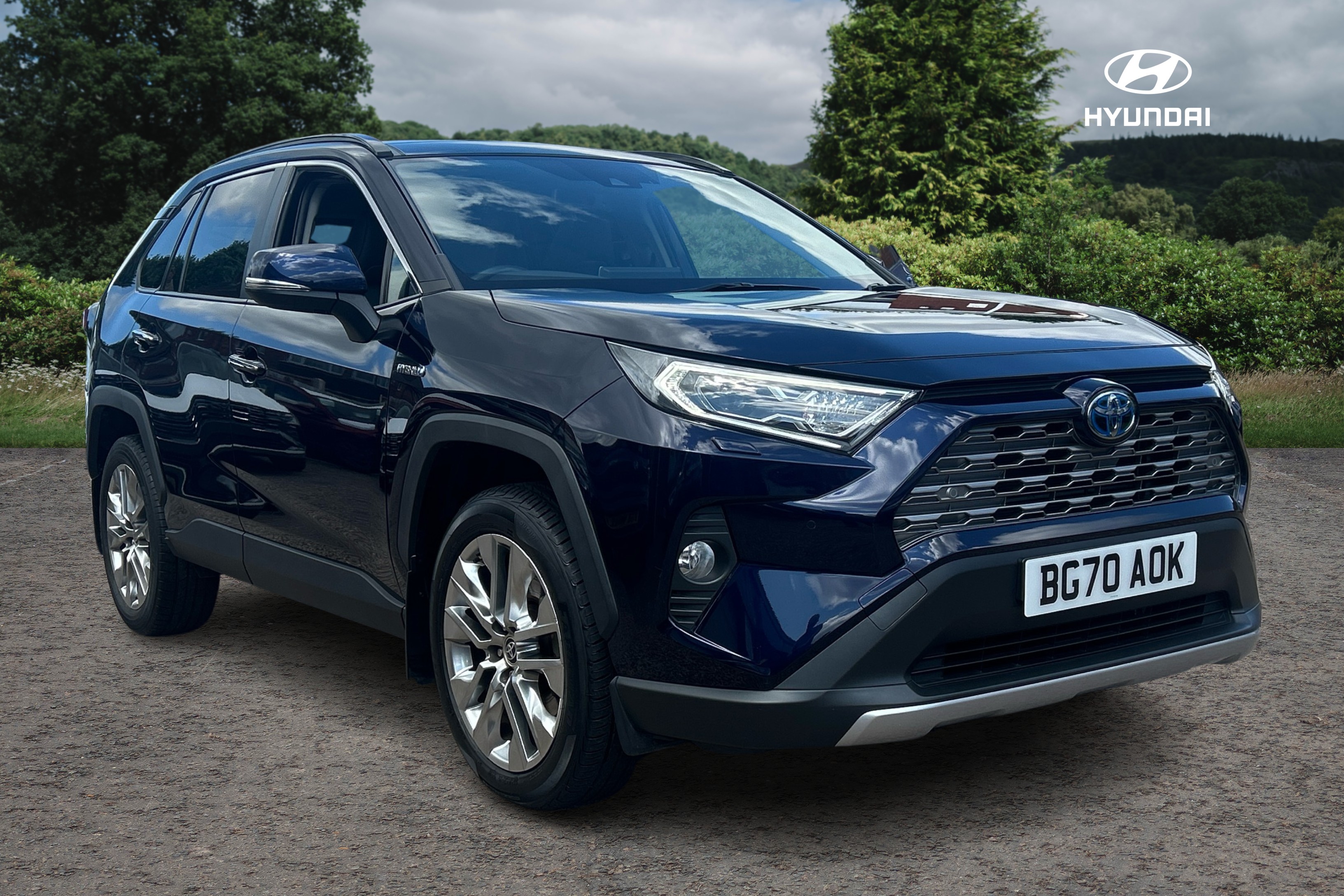 Main listing image - Toyota RAV4