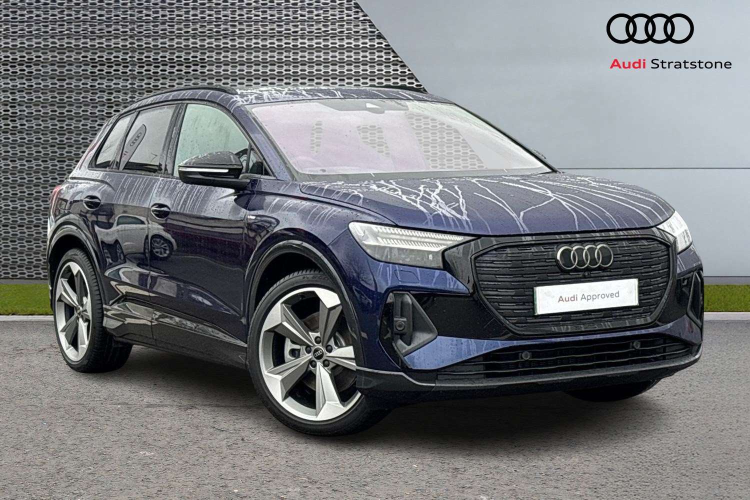 Main listing image - Audi Q4