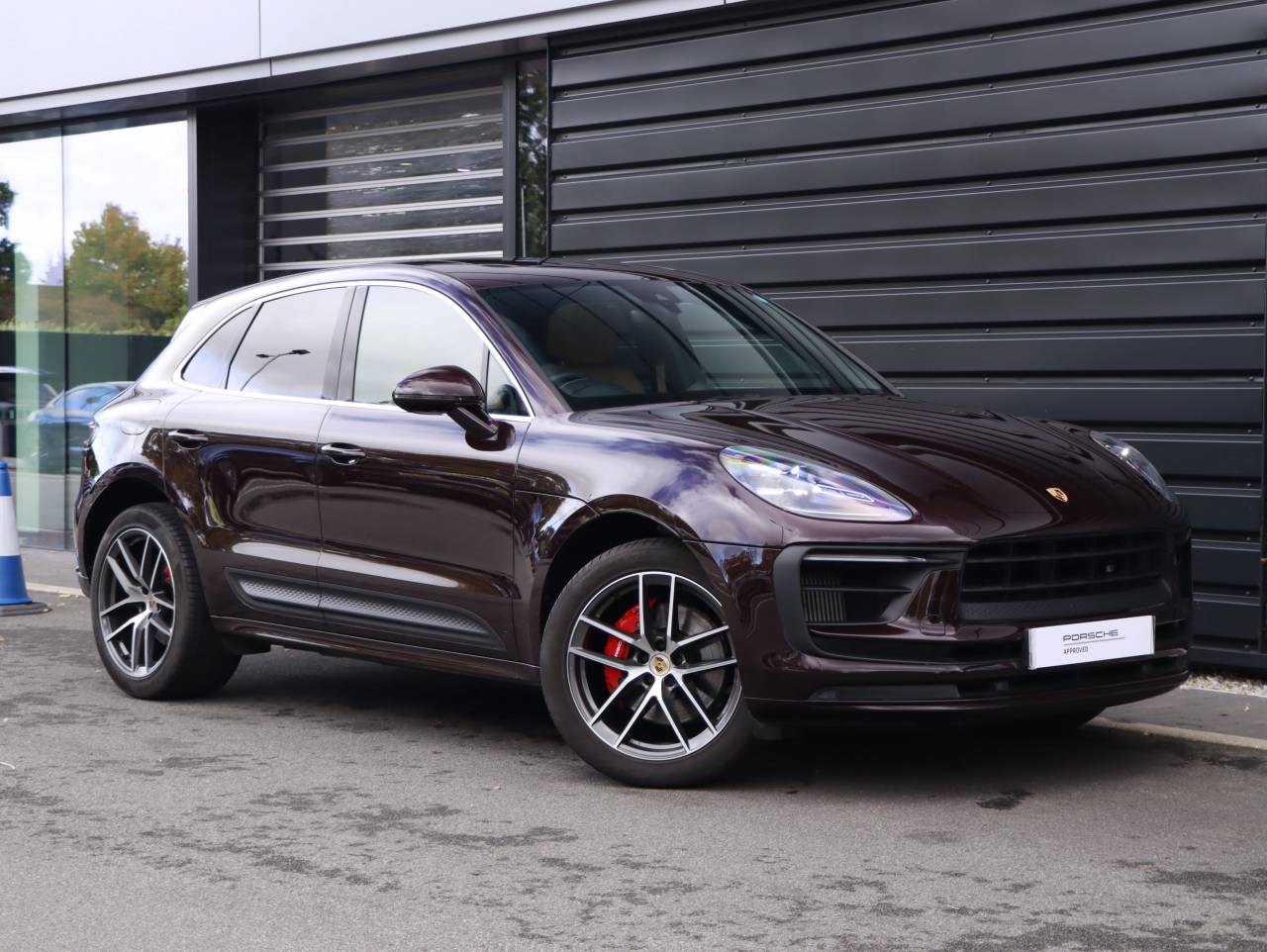 Main listing image - Porsche Macan