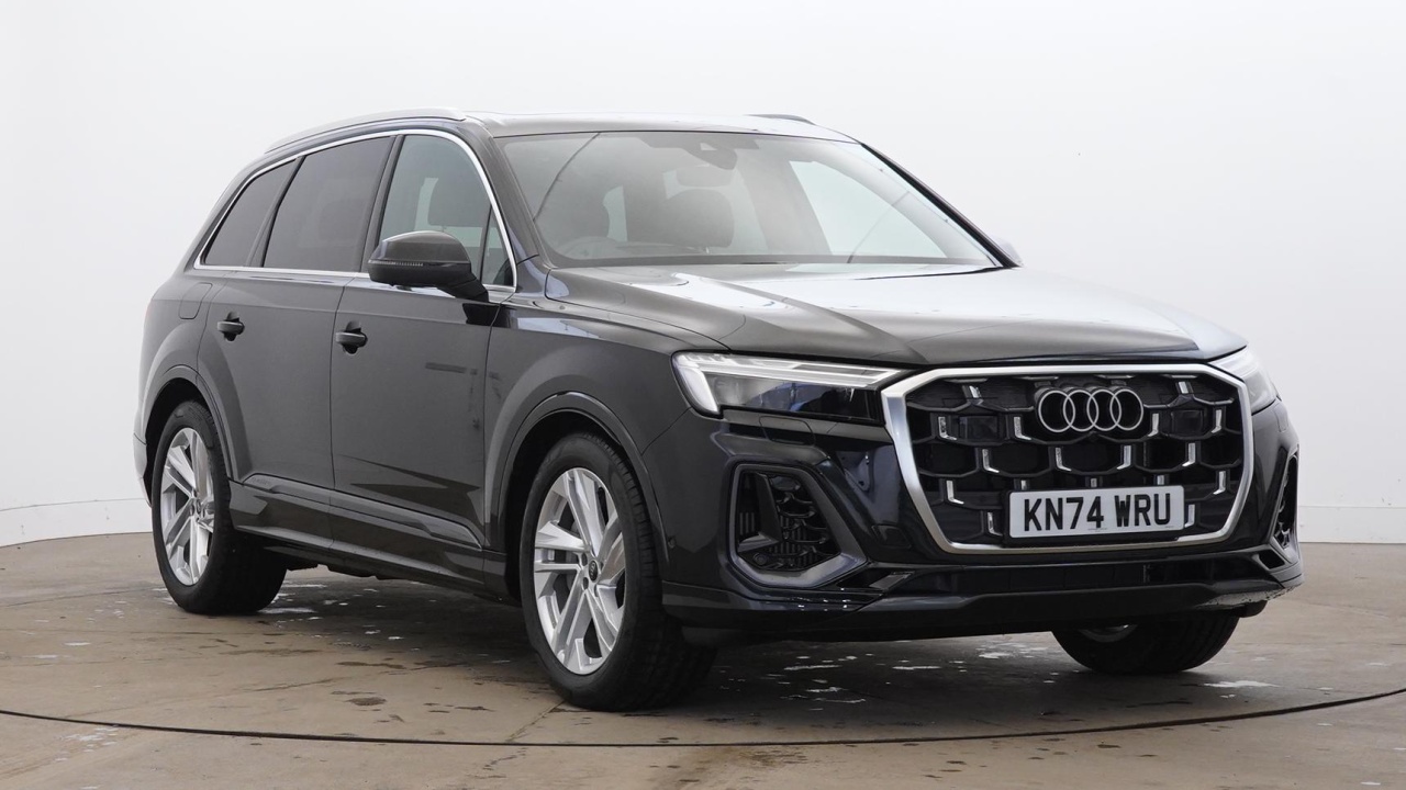 Main listing image - Audi Q7