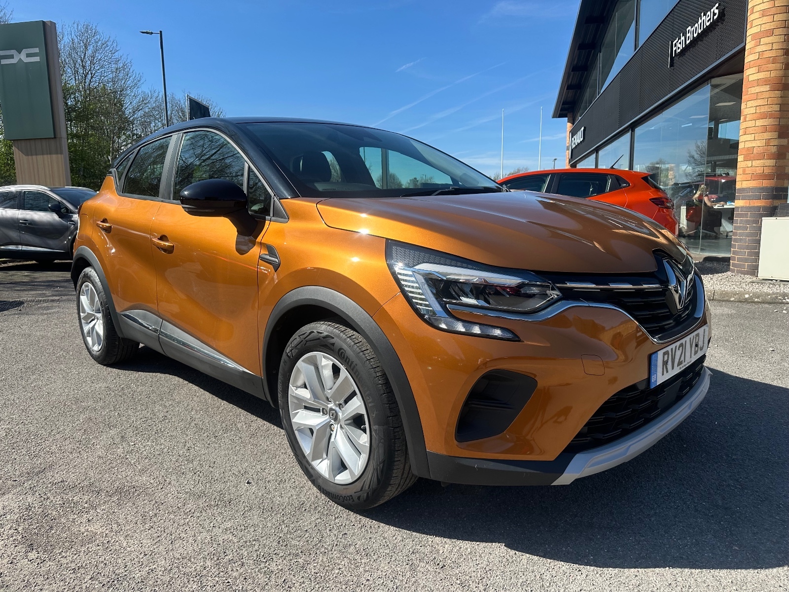 Main listing image - Renault Captur