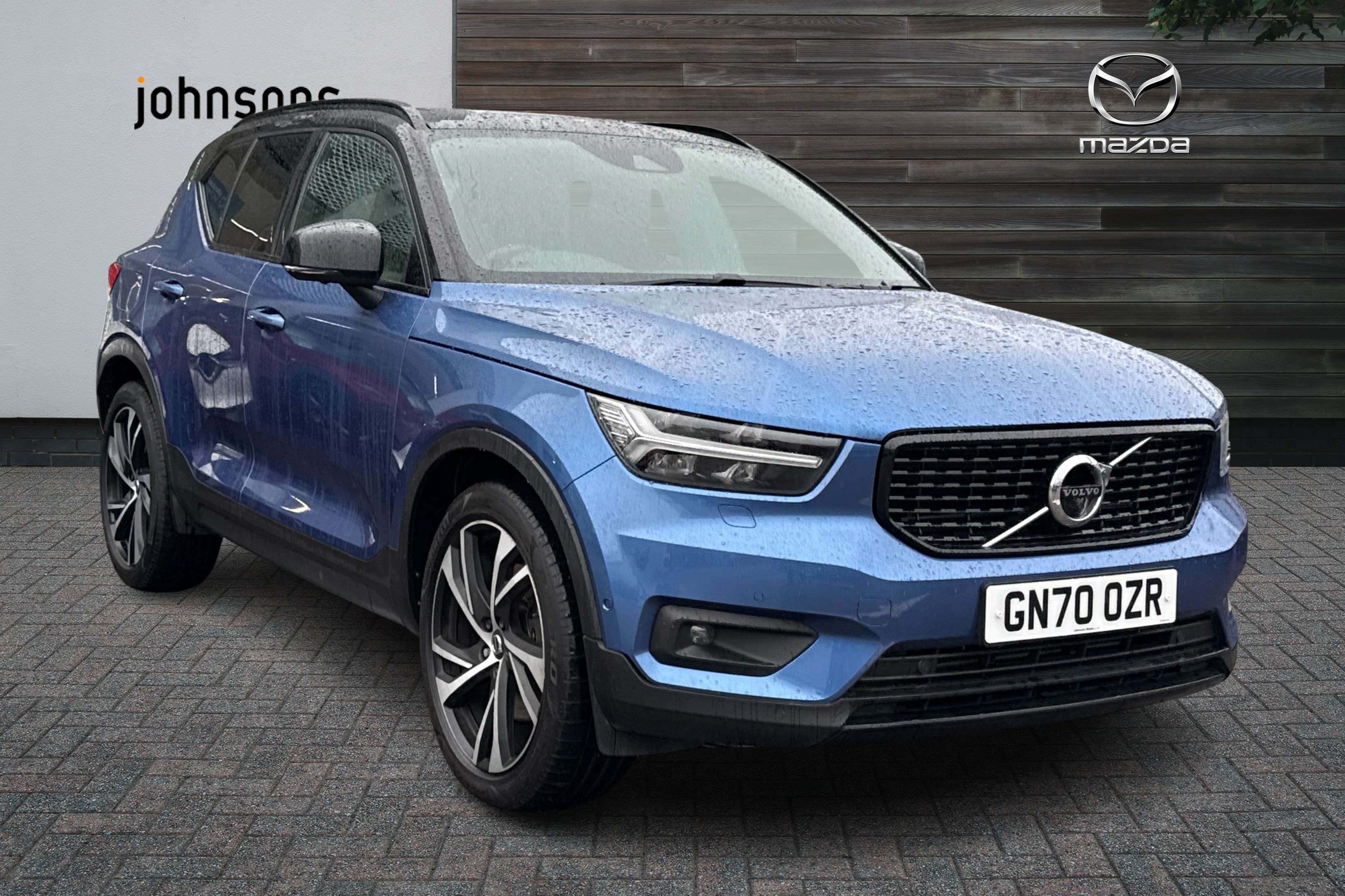 Main listing image - Volvo XC40 Recharge