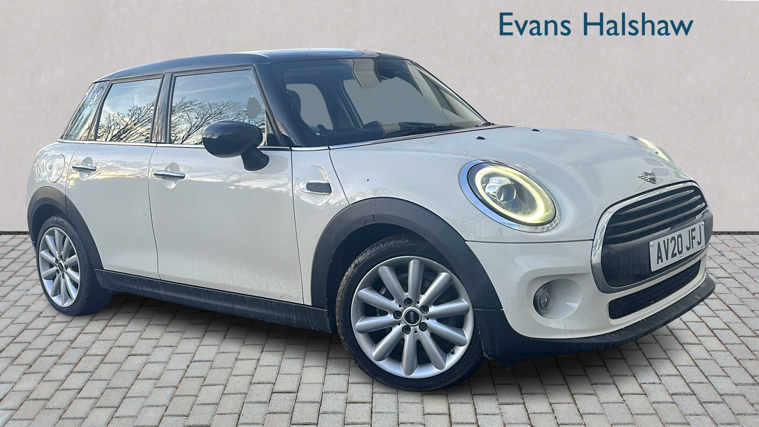 Main listing image - MINI Hatchback 5dr