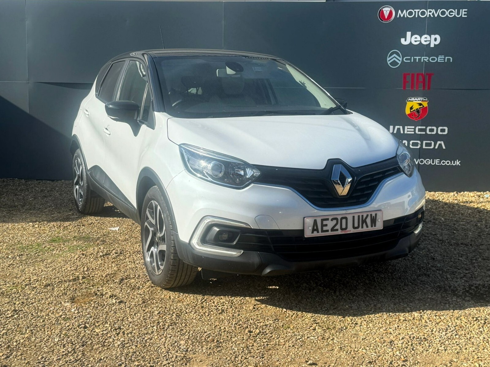 Main listing image - Renault Captur