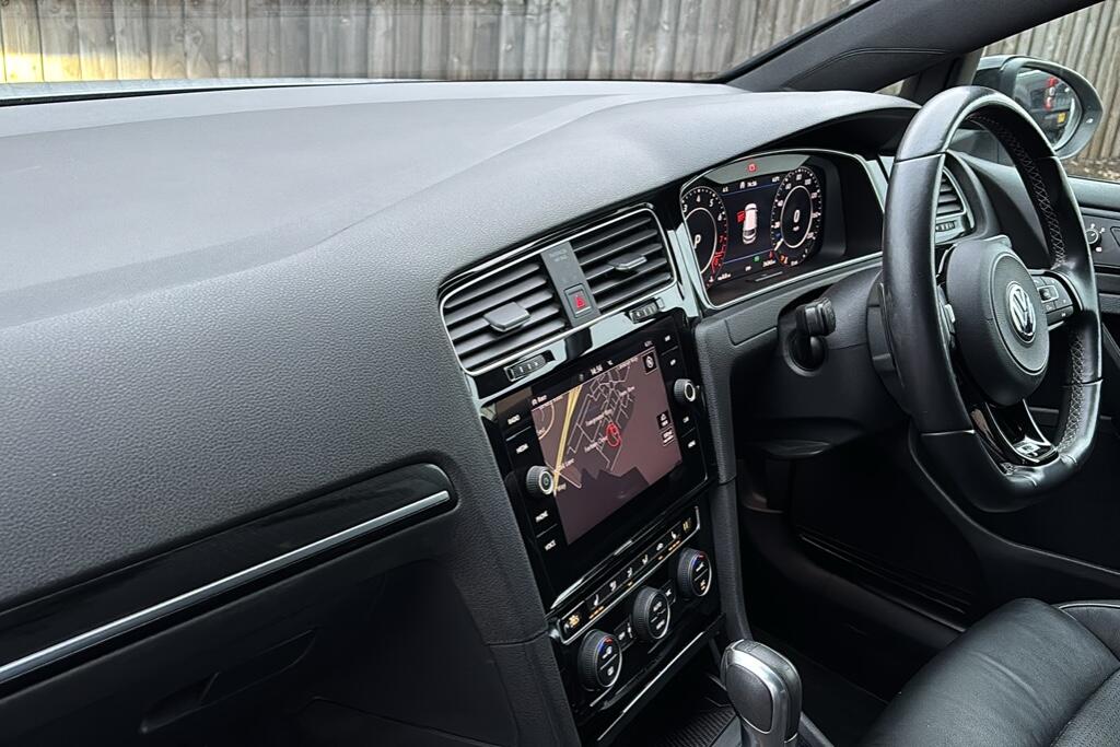 Main listing image - Volkswagen Golf R