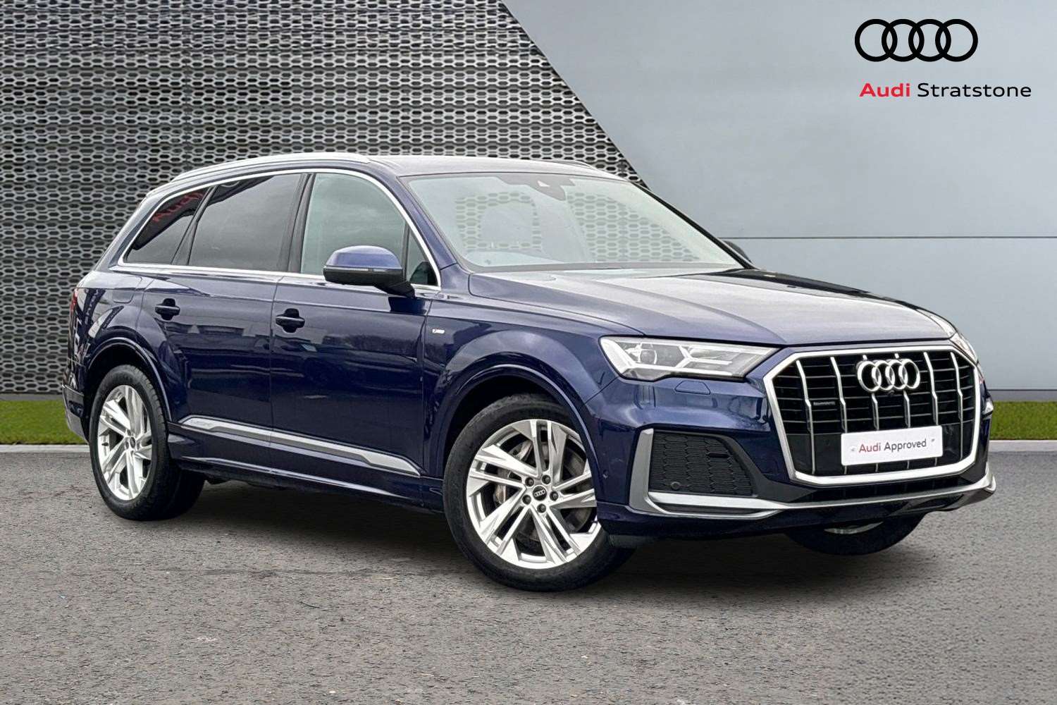 Main listing image - Audi Q7