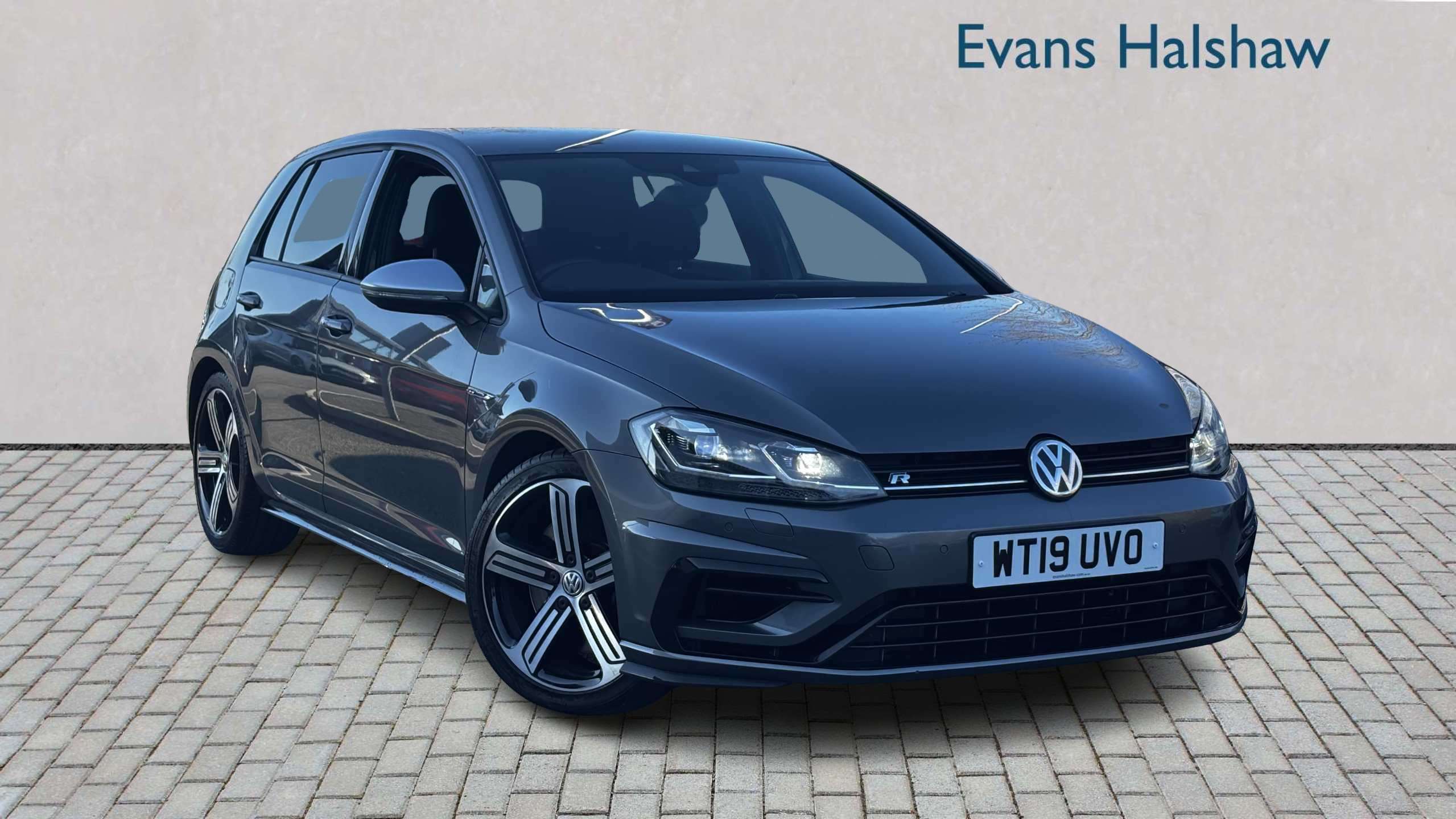 Main listing image - Volkswagen Golf R