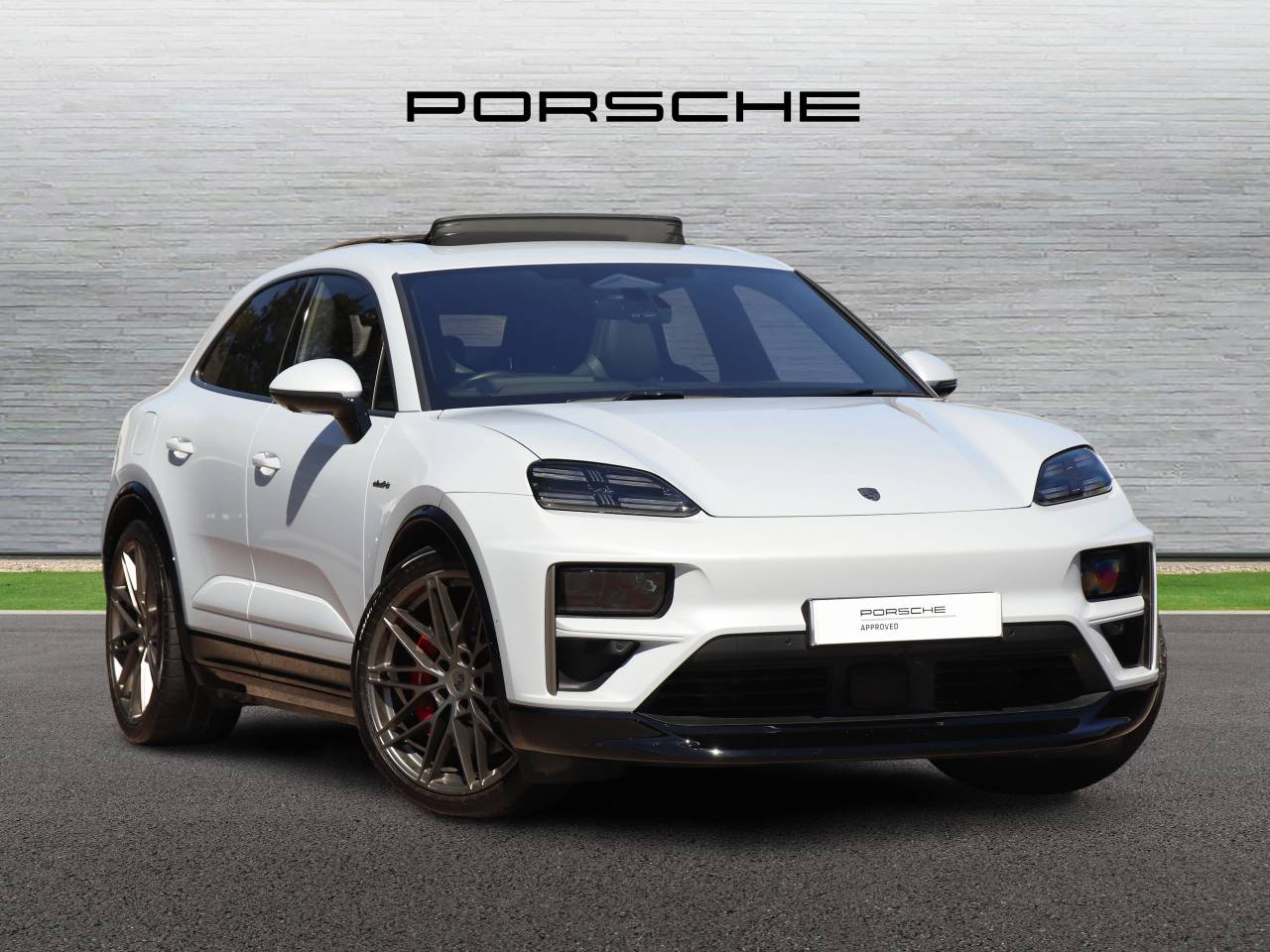 Main listing image - Porsche Macan
