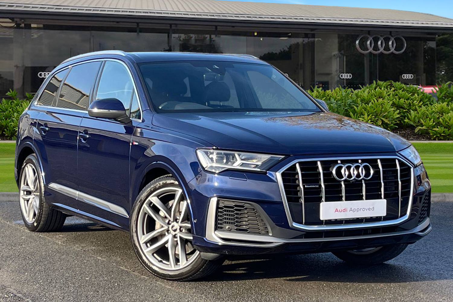 Main listing image - Audi Q7