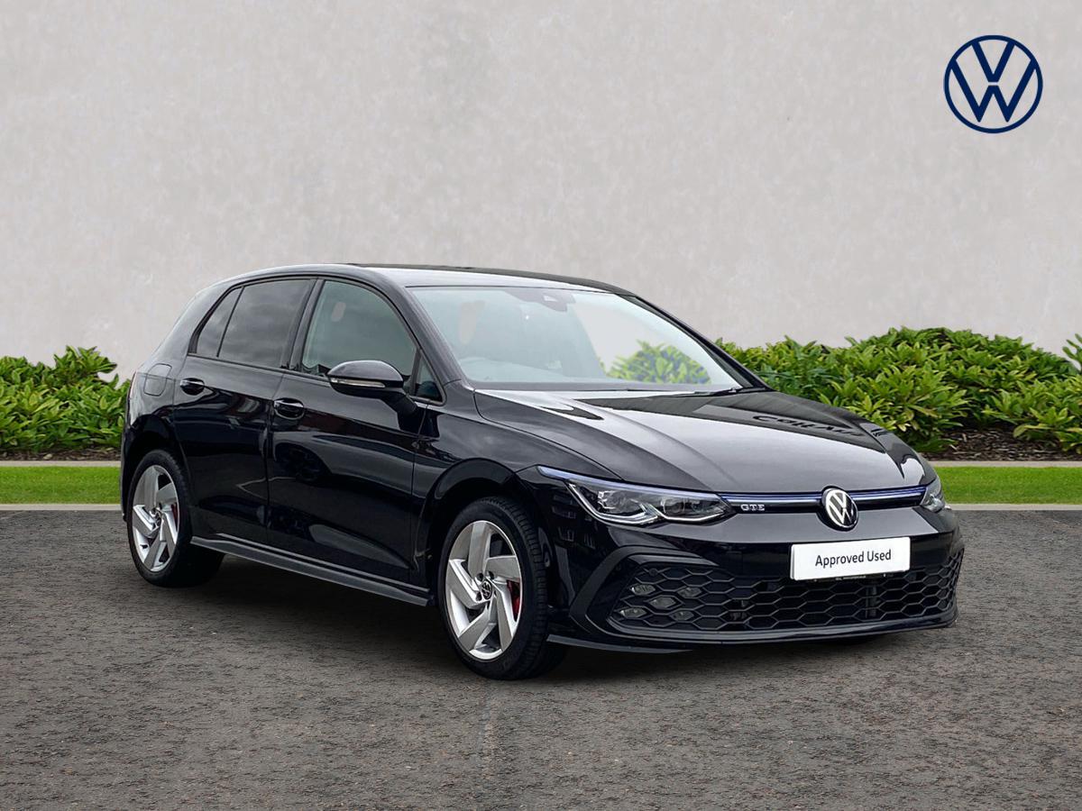 Main listing image - Volkswagen Golf GTE