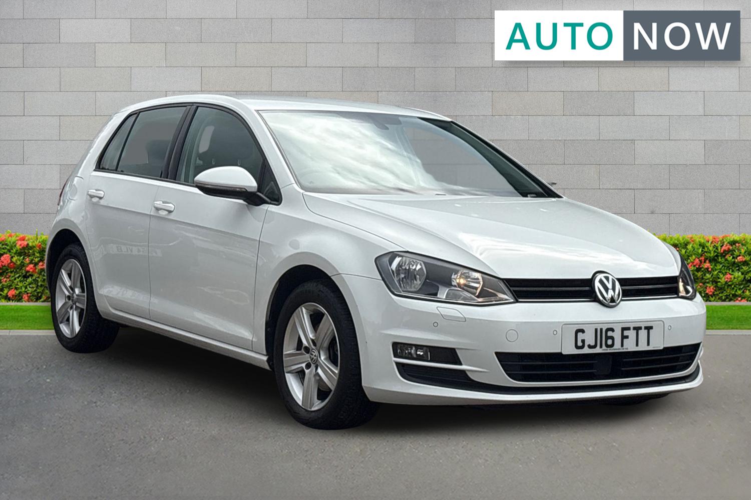 Main listing image - Volkswagen Golf
