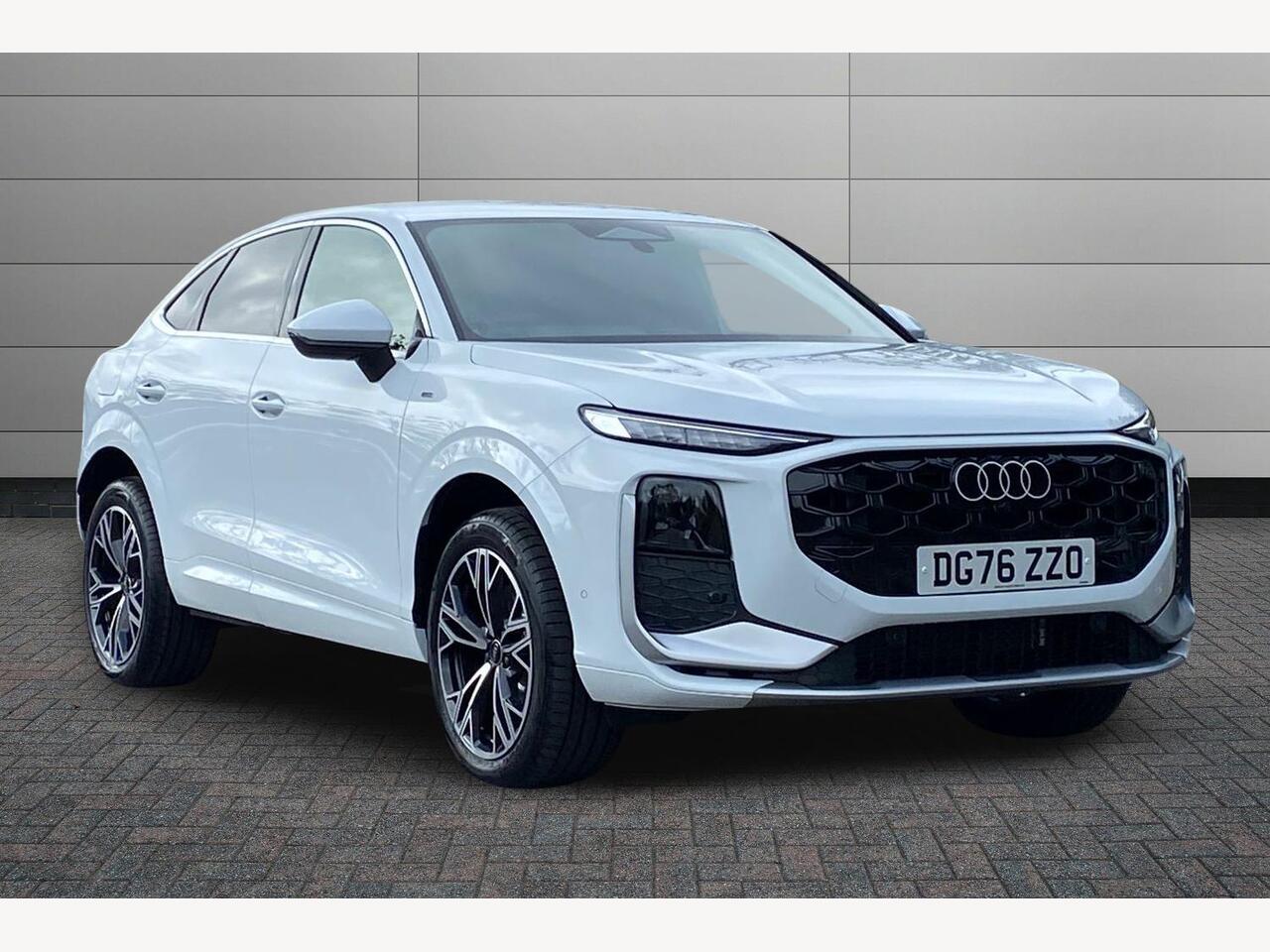 Main listing image - Audi Q3