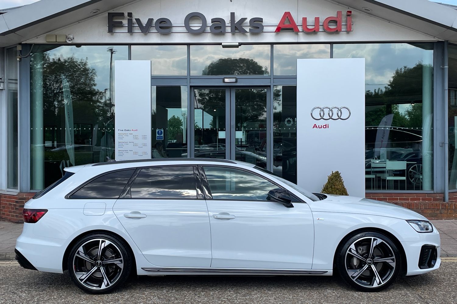 Main listing image - Audi A4 Avant