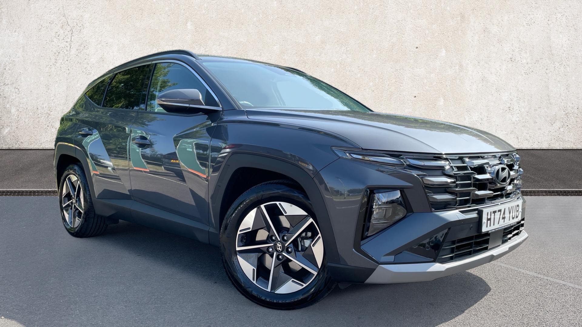 Main listing image - Hyundai Tucson