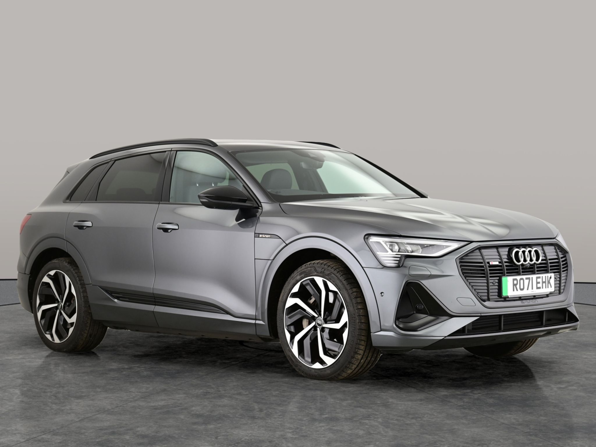 Main listing image - Audi e-tron