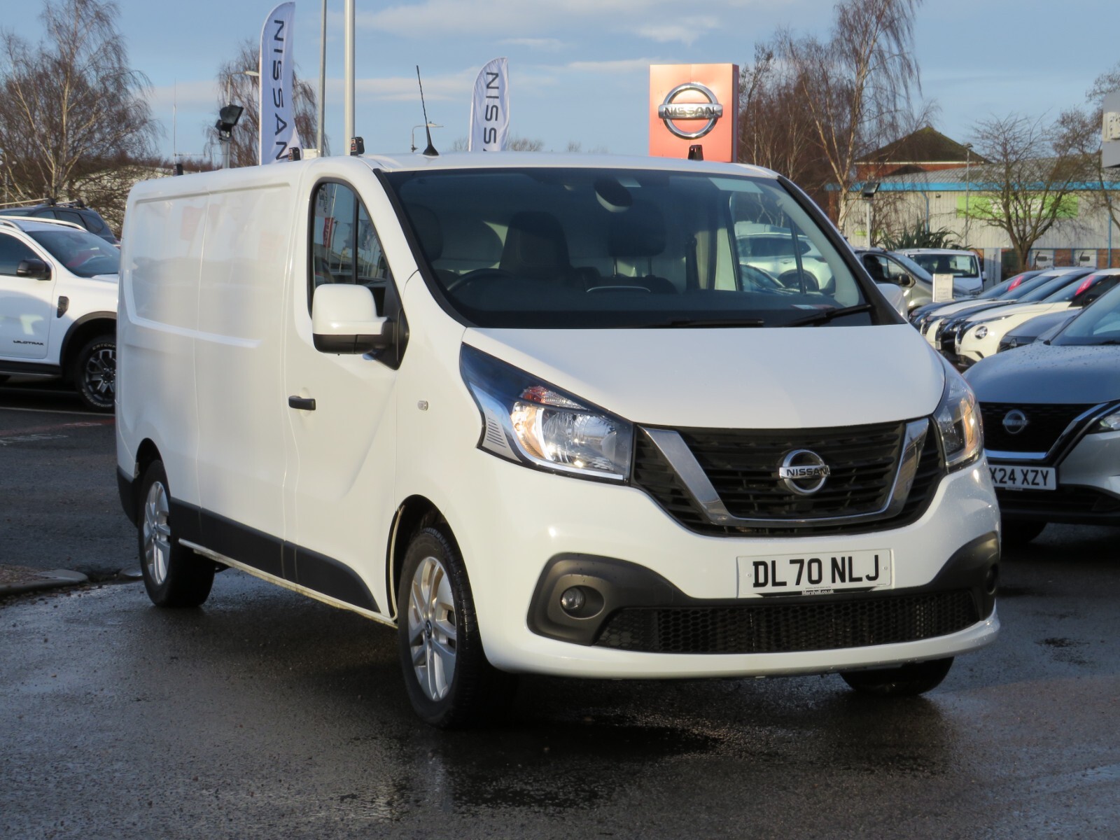 Main listing image - Nissan NV300