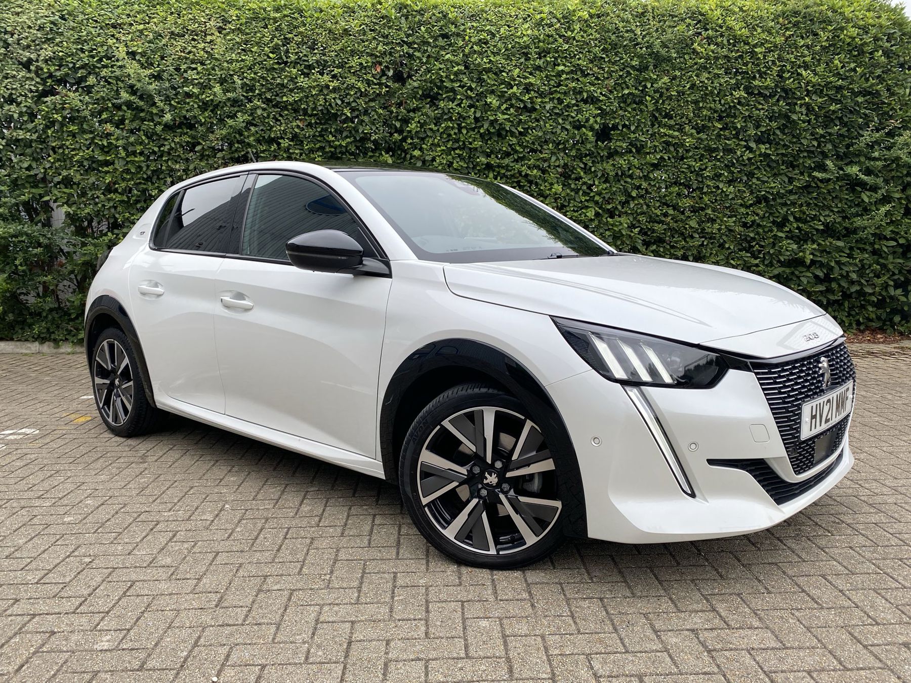 Main listing image - Peugeot 208