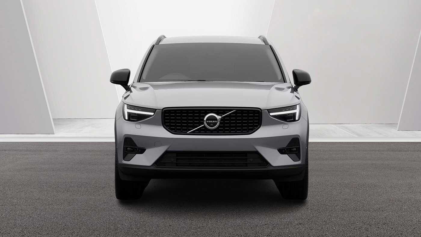 Main listing image - Volvo XC40