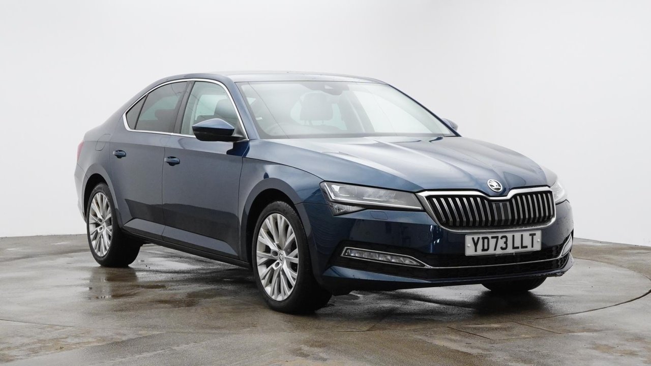 Main listing image - Skoda Superb