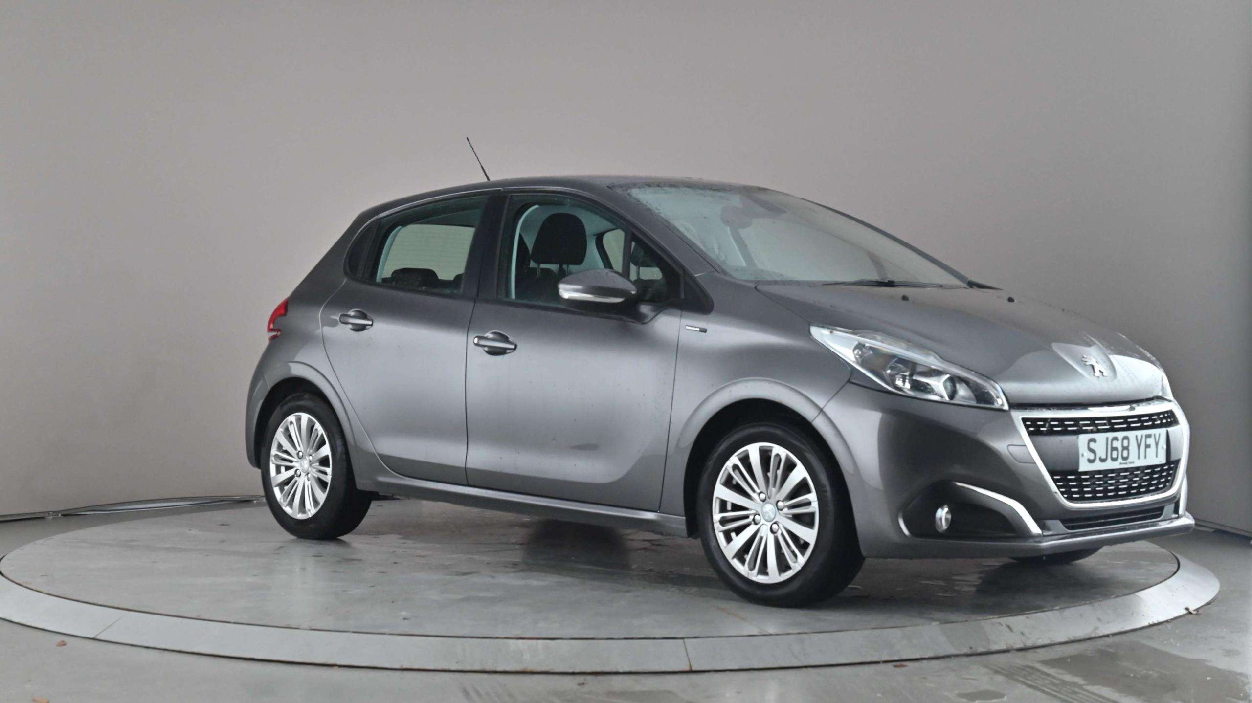 Main listing image - Peugeot 208