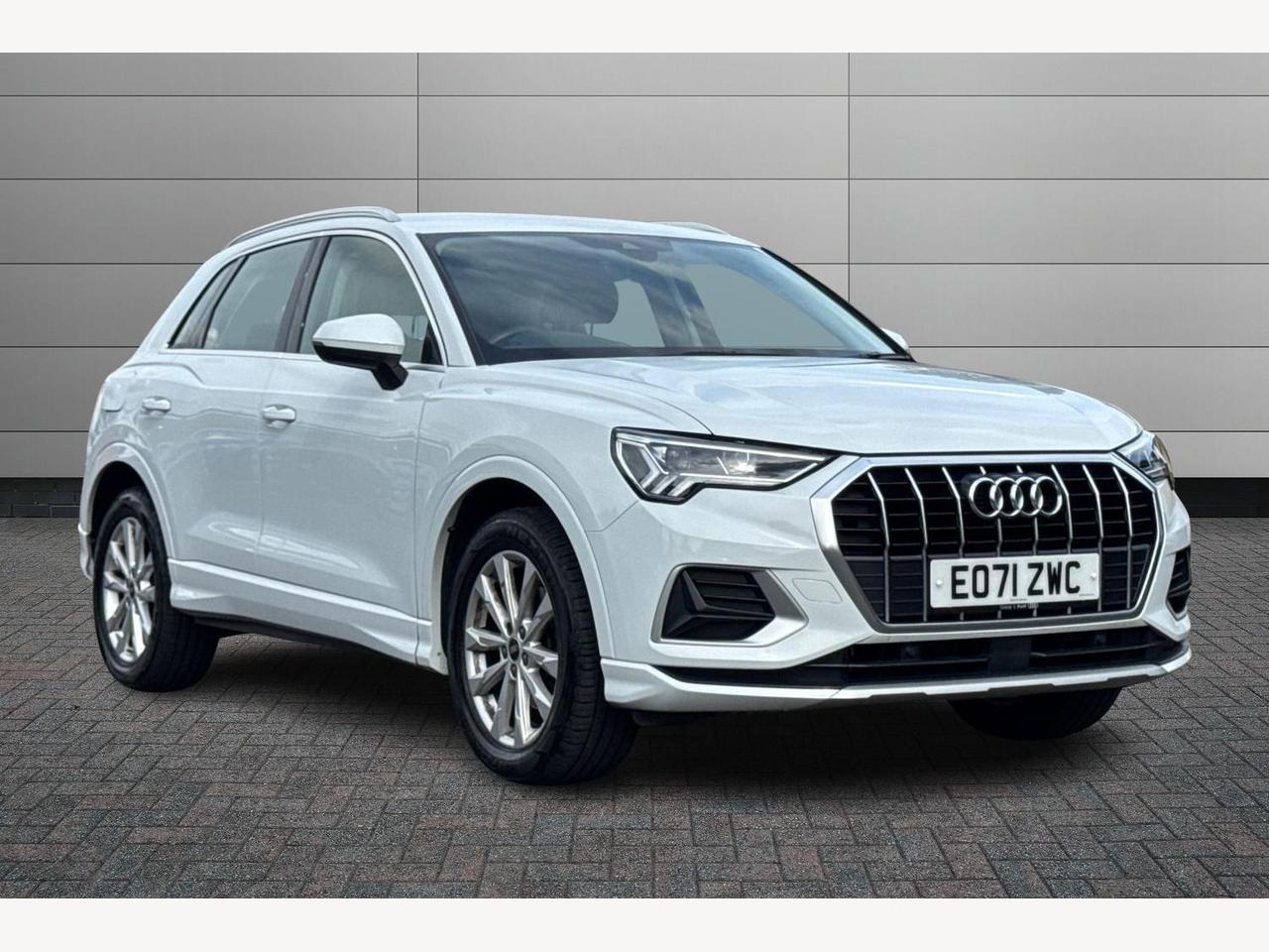 Main listing image - Audi Q3