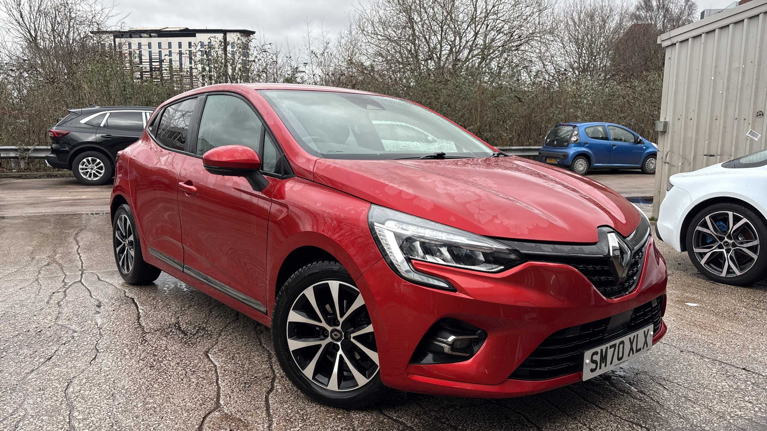 Main listing image - Renault Clio