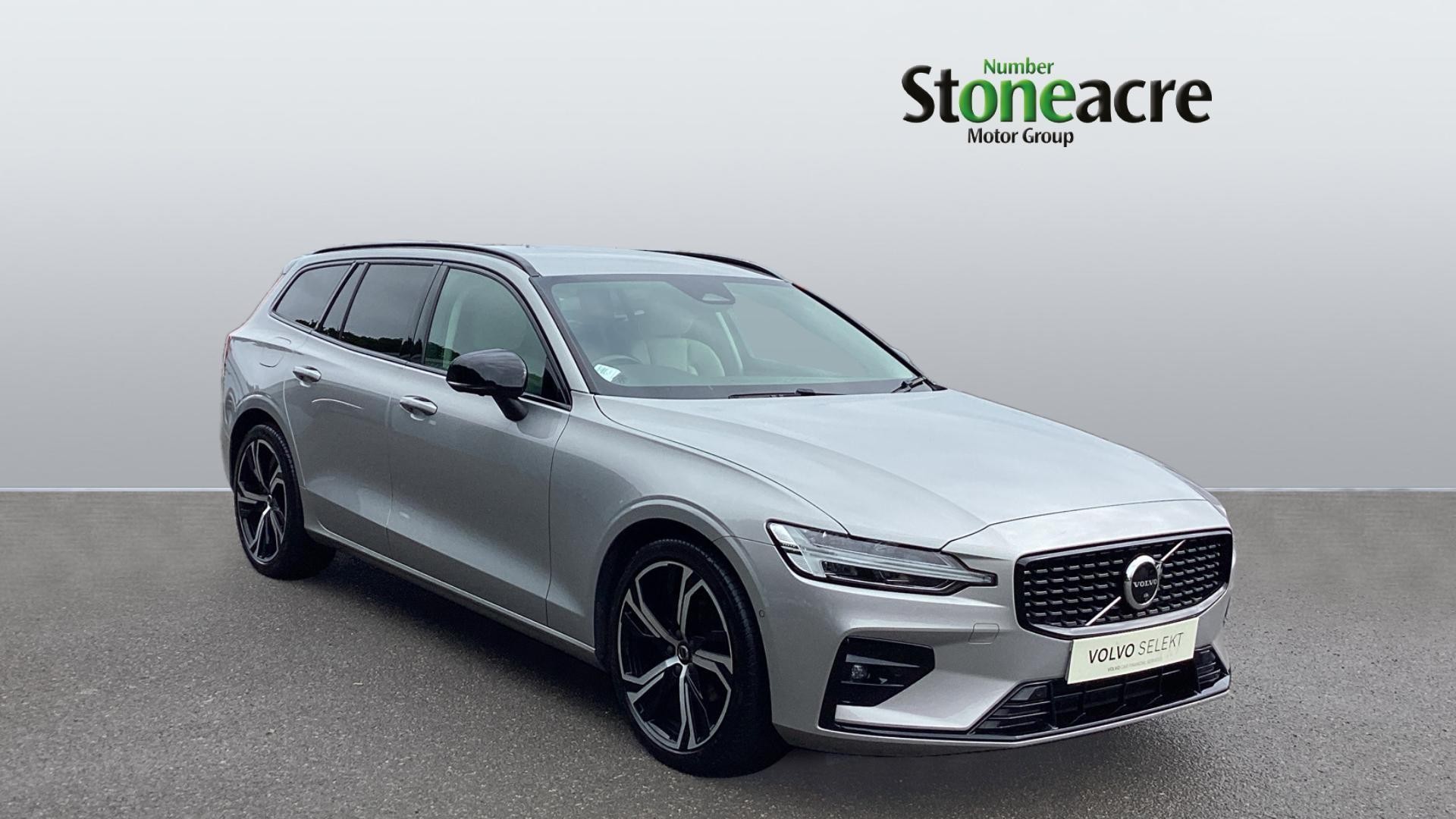Main listing image - Volvo V60