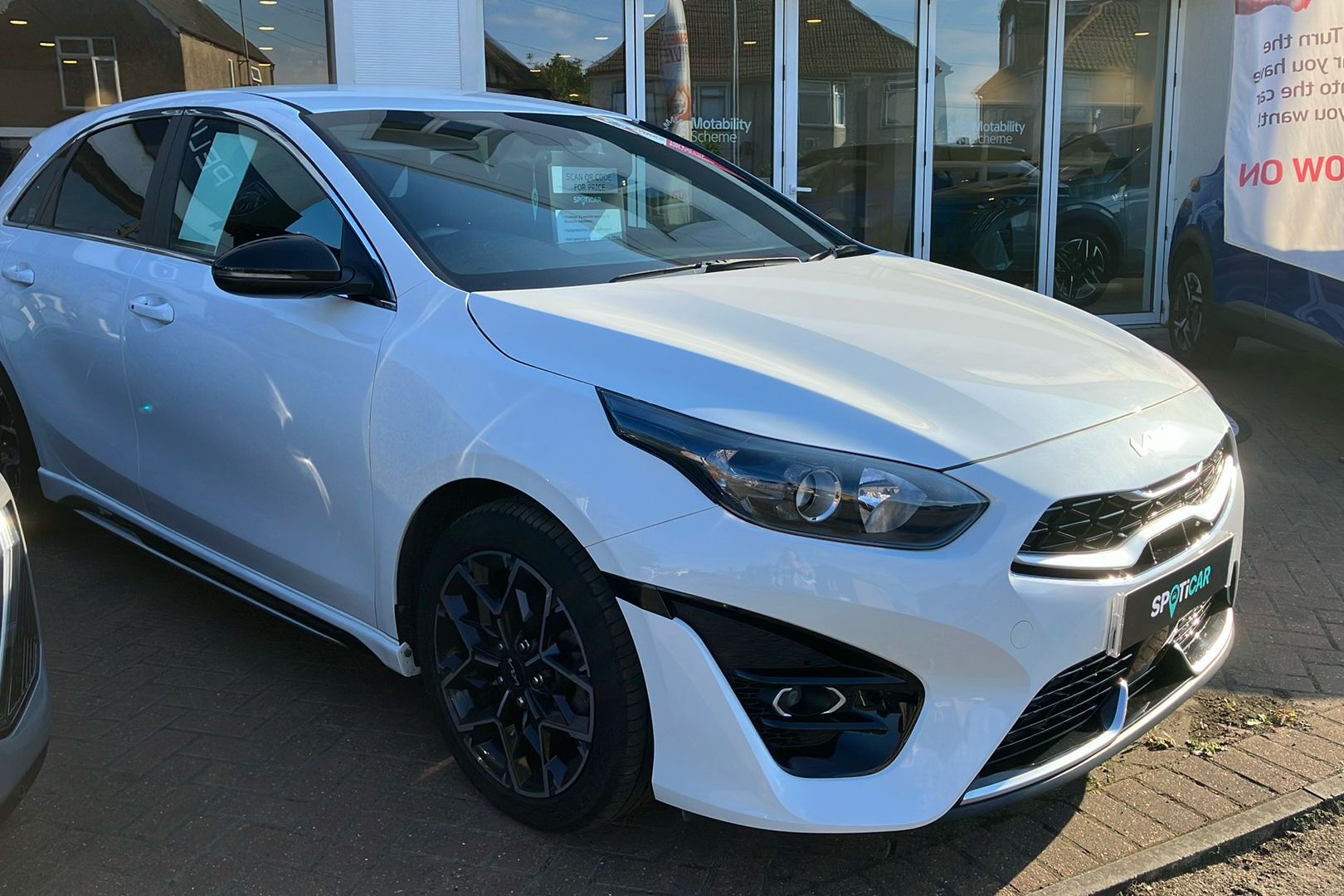 Main listing image - Kia Ceed
