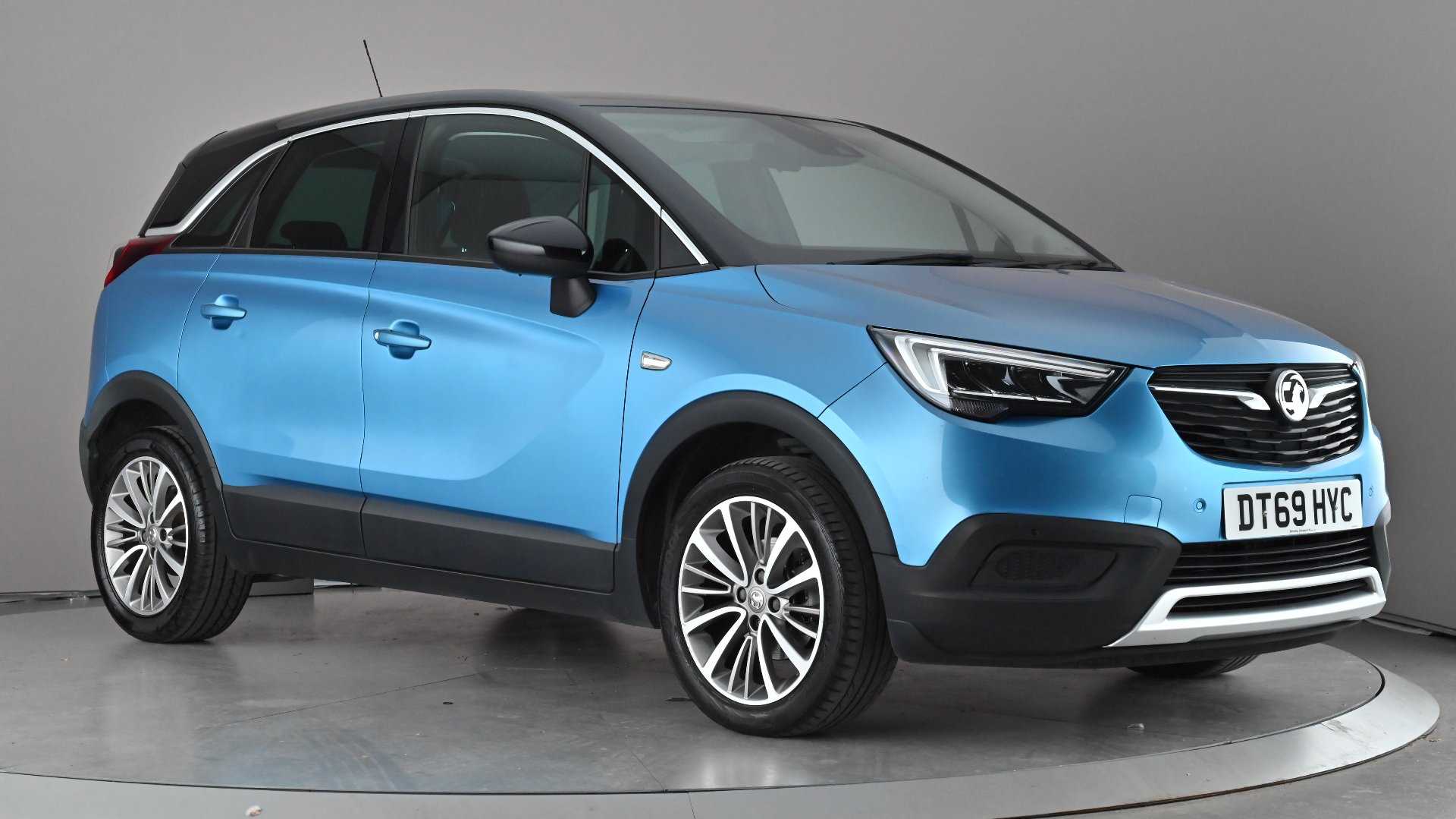 Main listing image - Vauxhall Crossland X