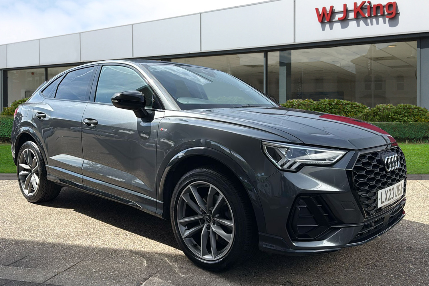 Main listing image - Audi Q3