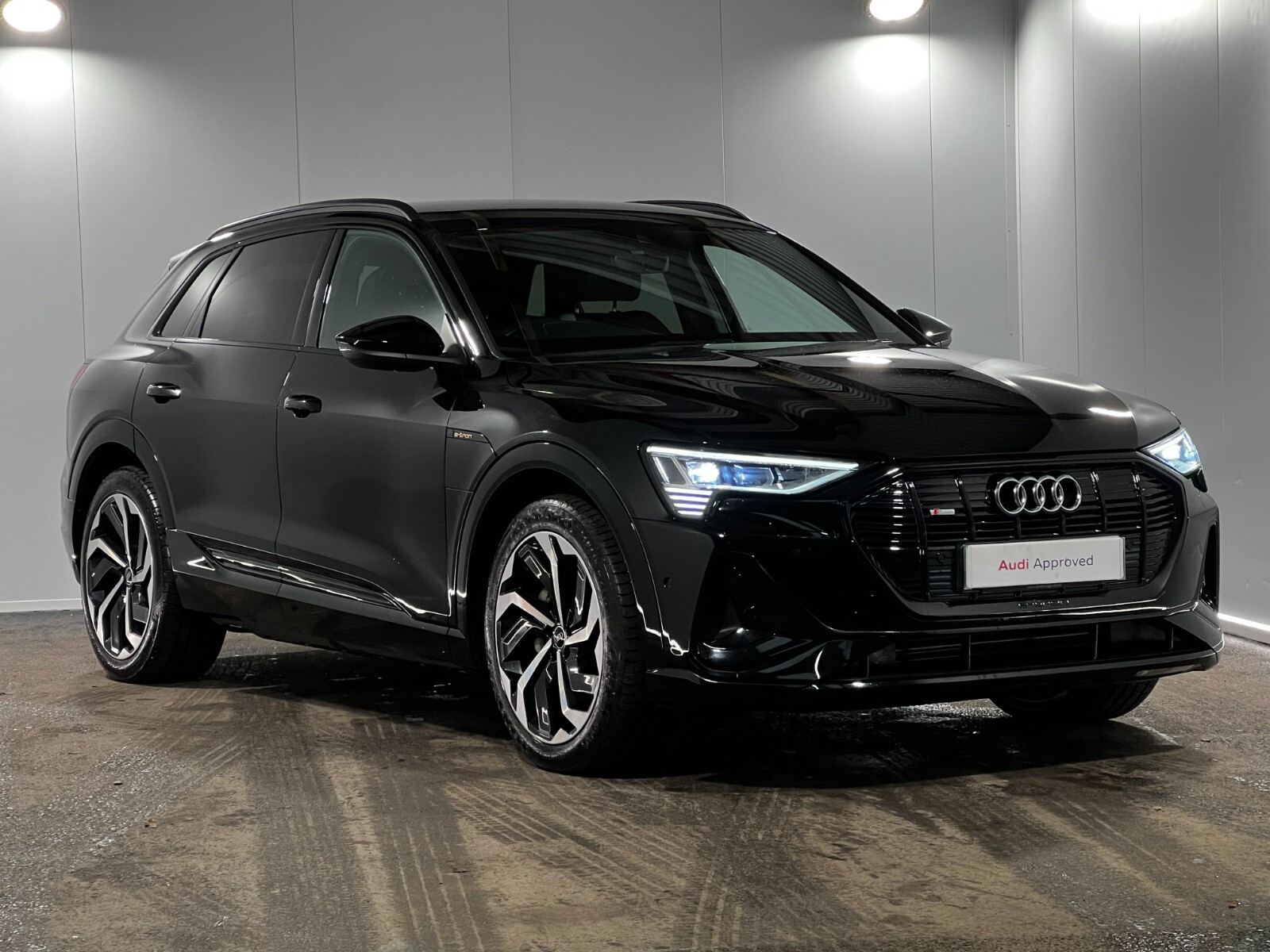 Main listing image - Audi e-tron