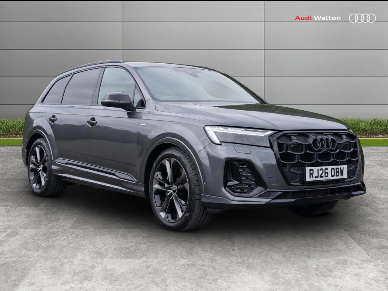 Main listing image - Audi Q7