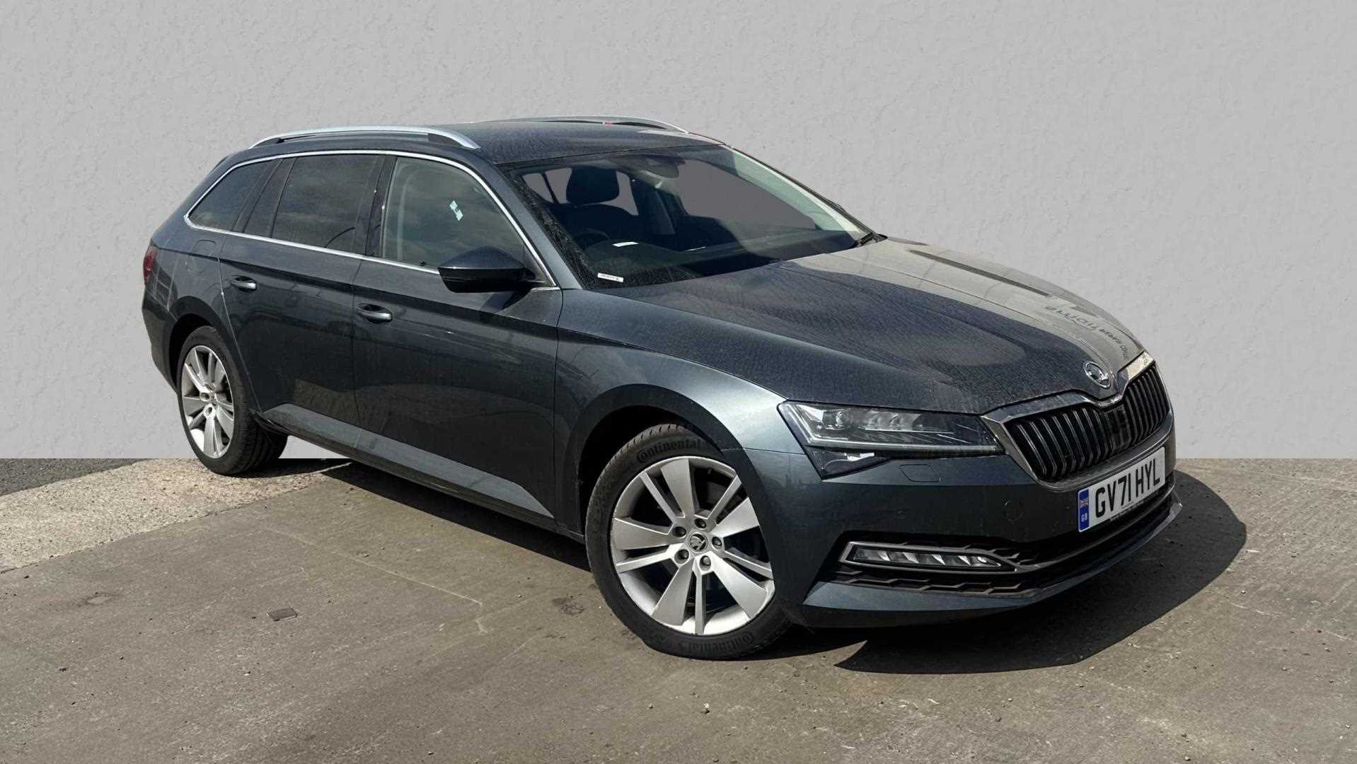 Main listing image - Skoda Superb Estate