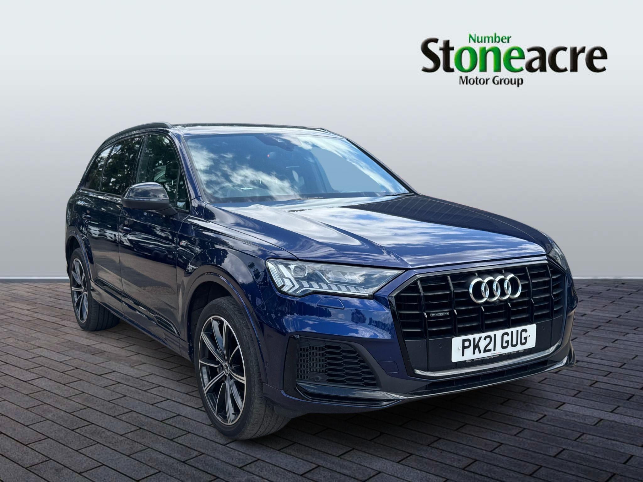 Main listing image - Audi Q7