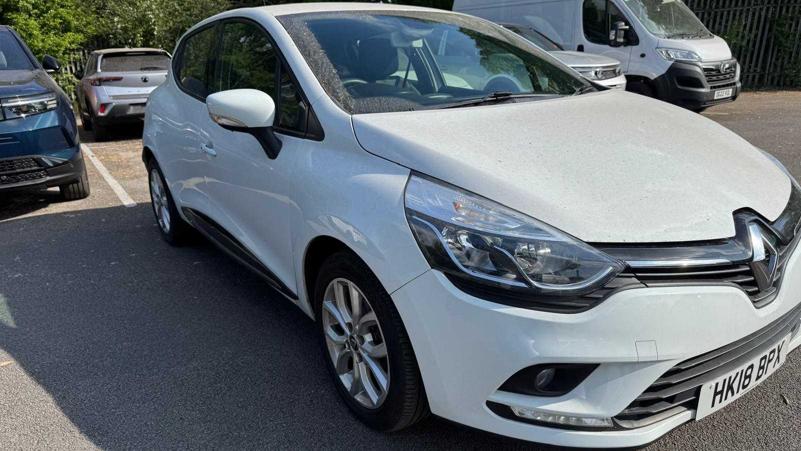 Main listing image - Renault Clio