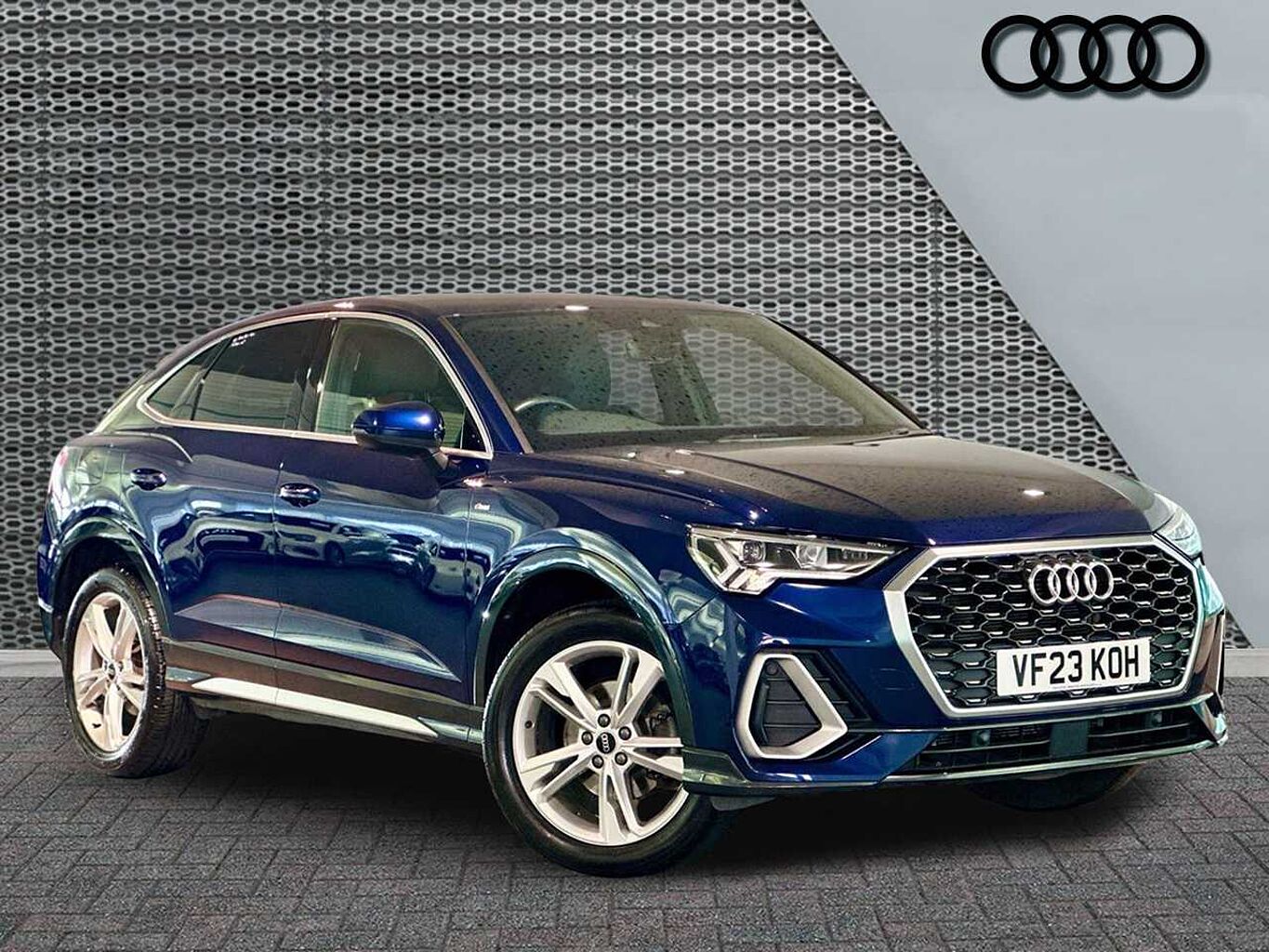 Main listing image - Audi Q3