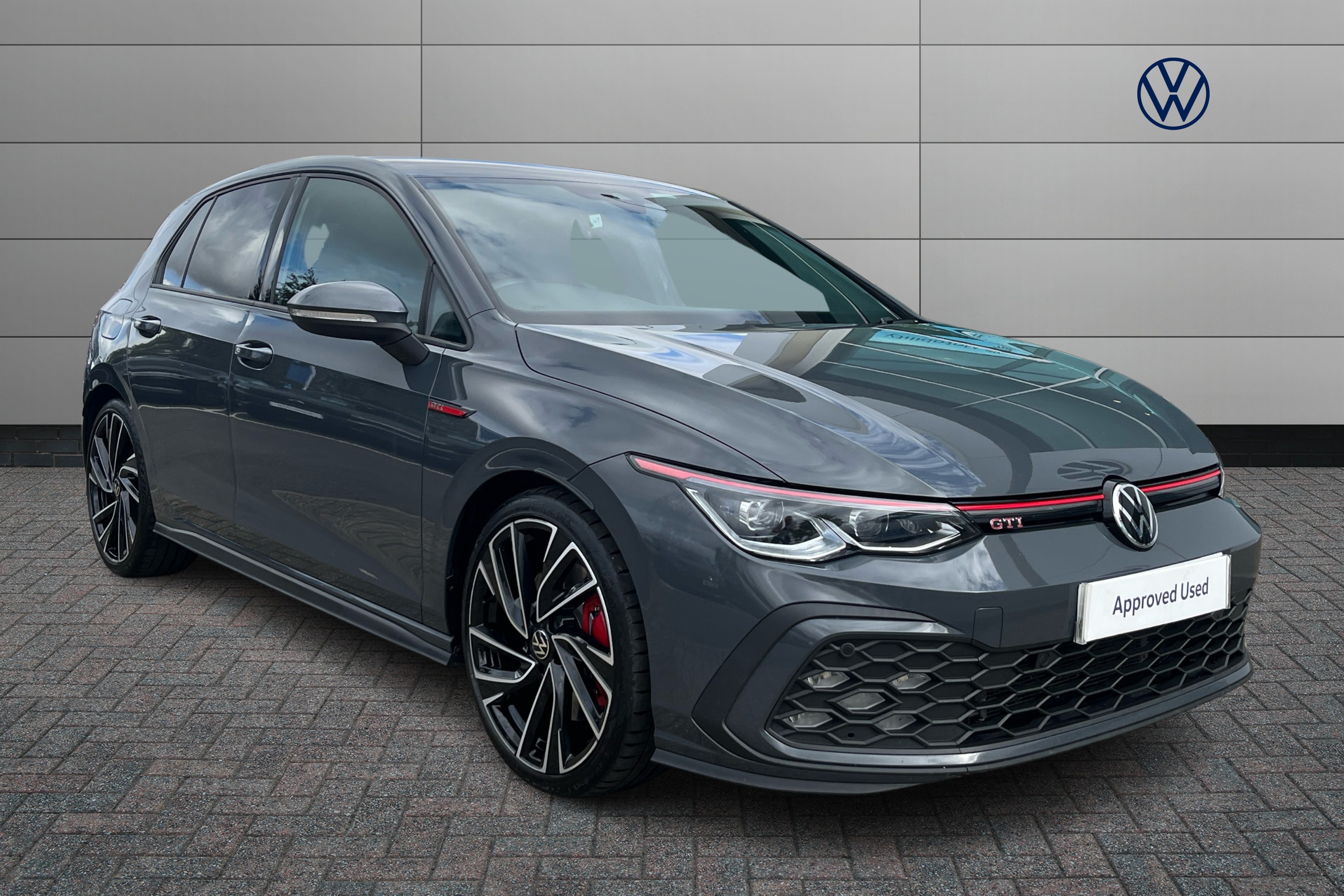 Main listing image - Volkswagen Golf