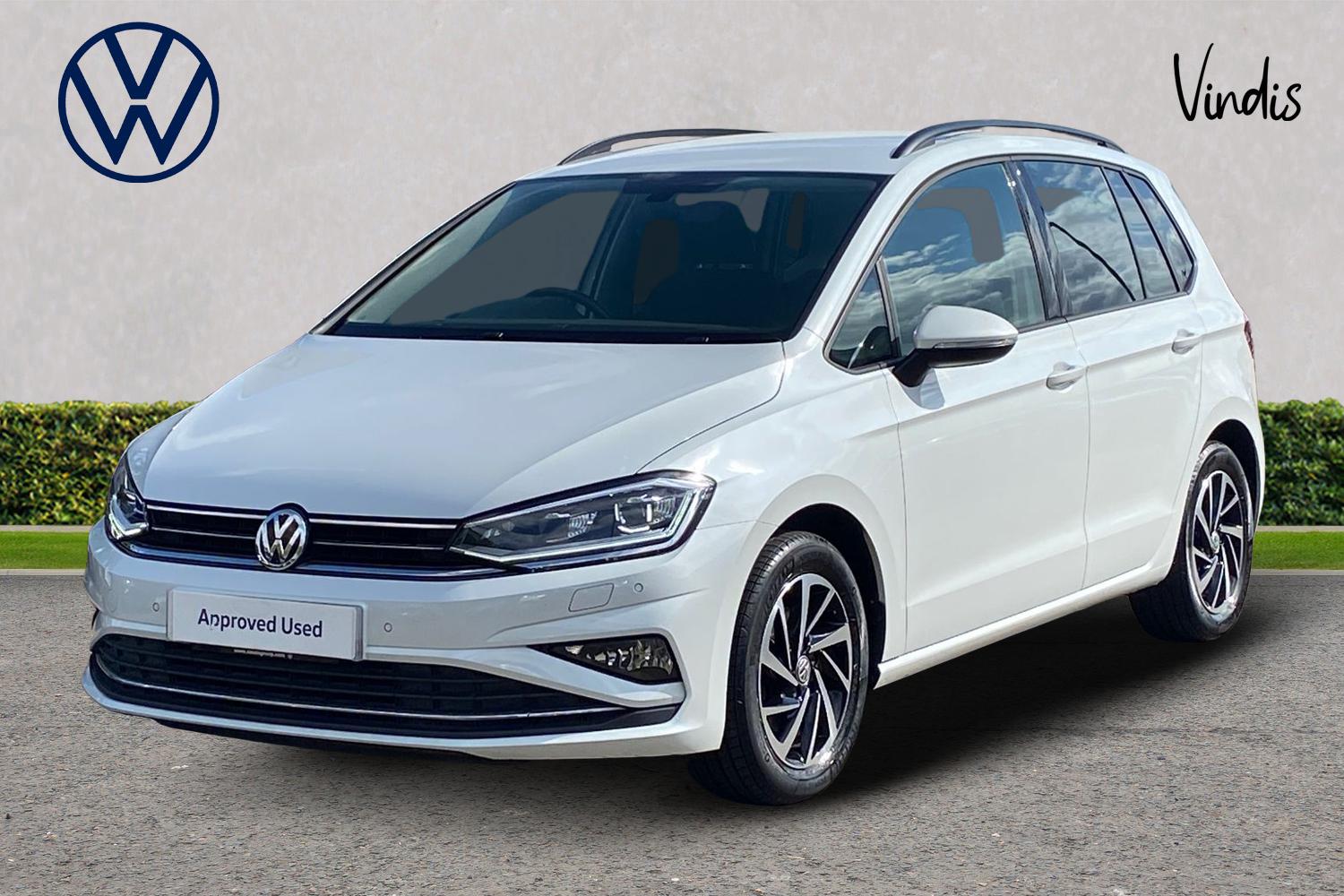 Main listing image - Volkswagen Golf SV