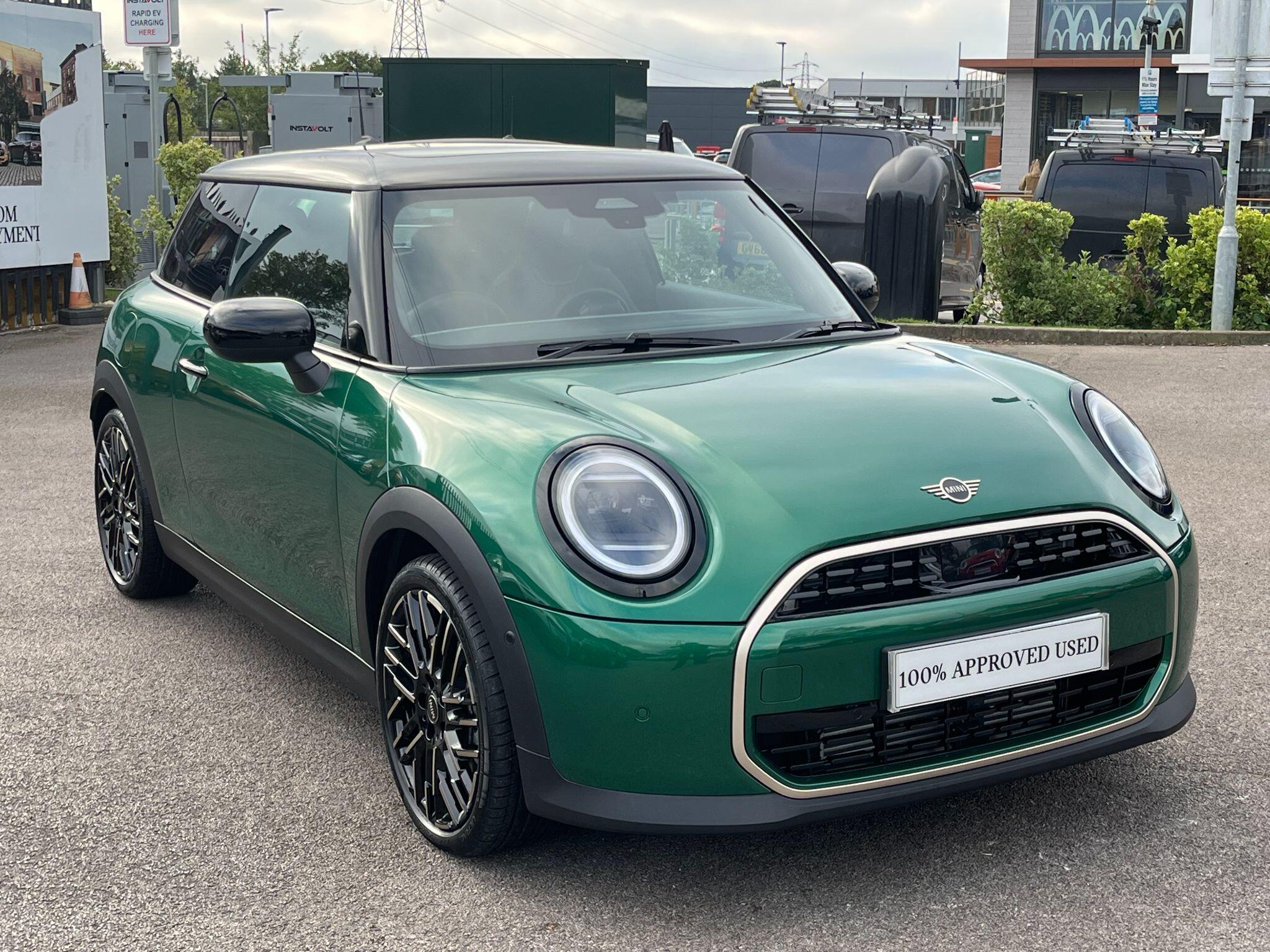 Main listing image - MINI Hatchback