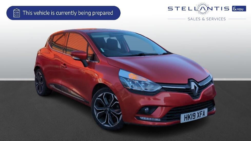 Main listing image - Renault Clio