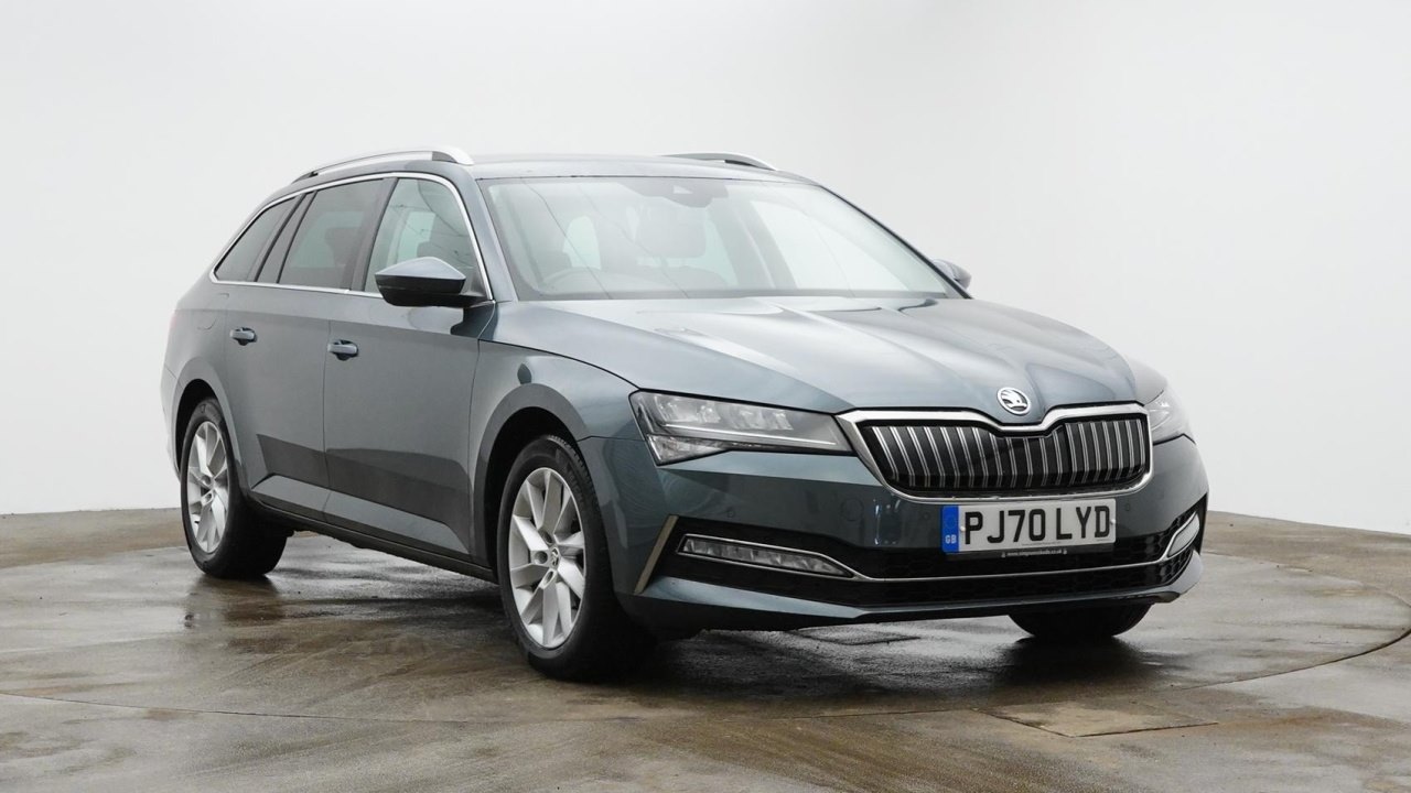 Main listing image - Skoda Superb Estate