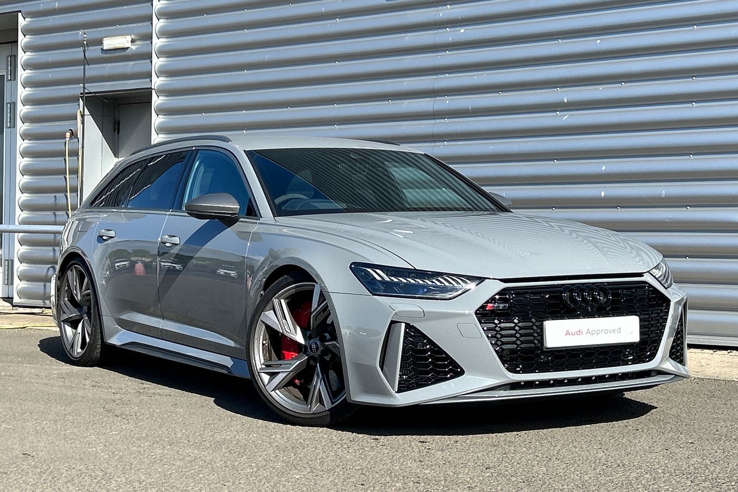 Main listing image - Audi RS6