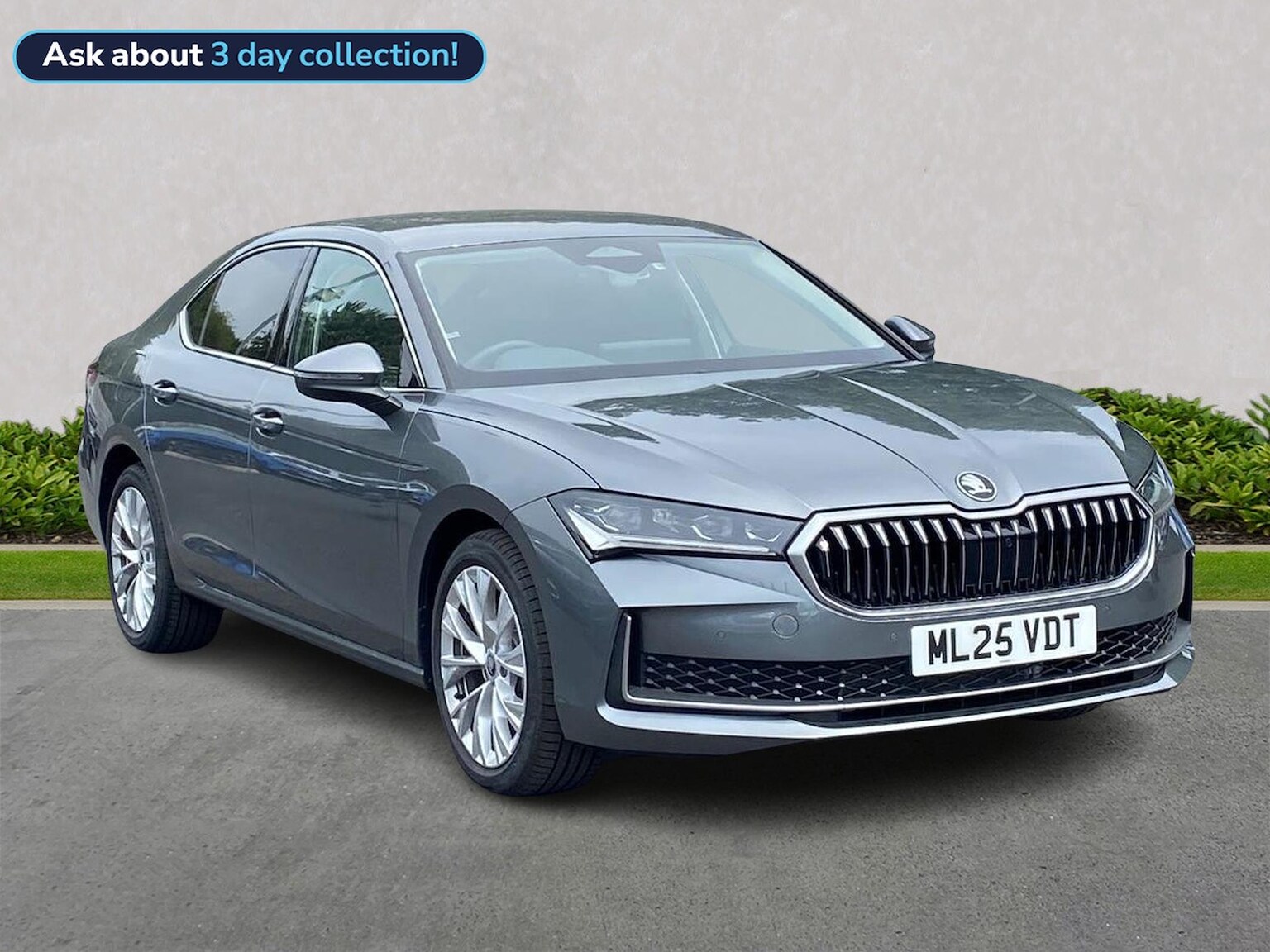 Main listing image - Skoda Superb