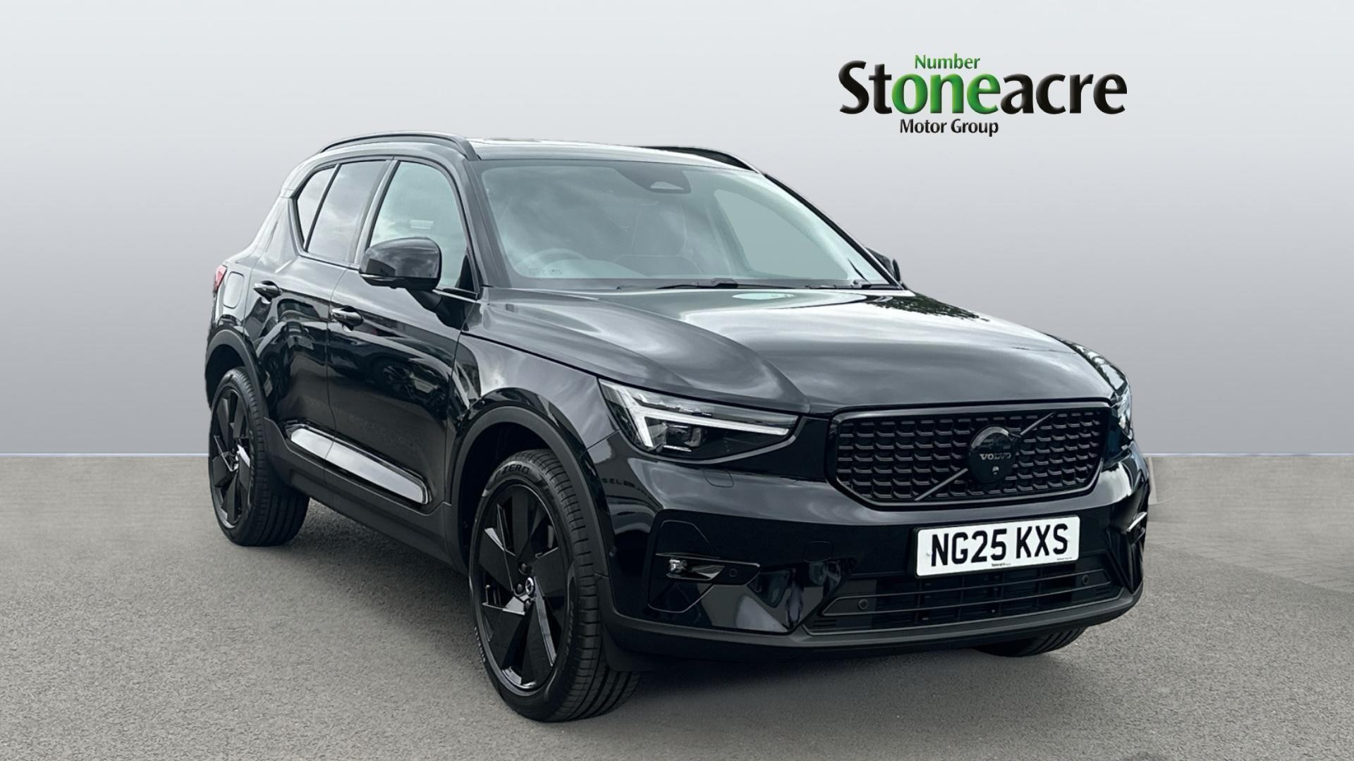 Main listing image - Volvo XC40